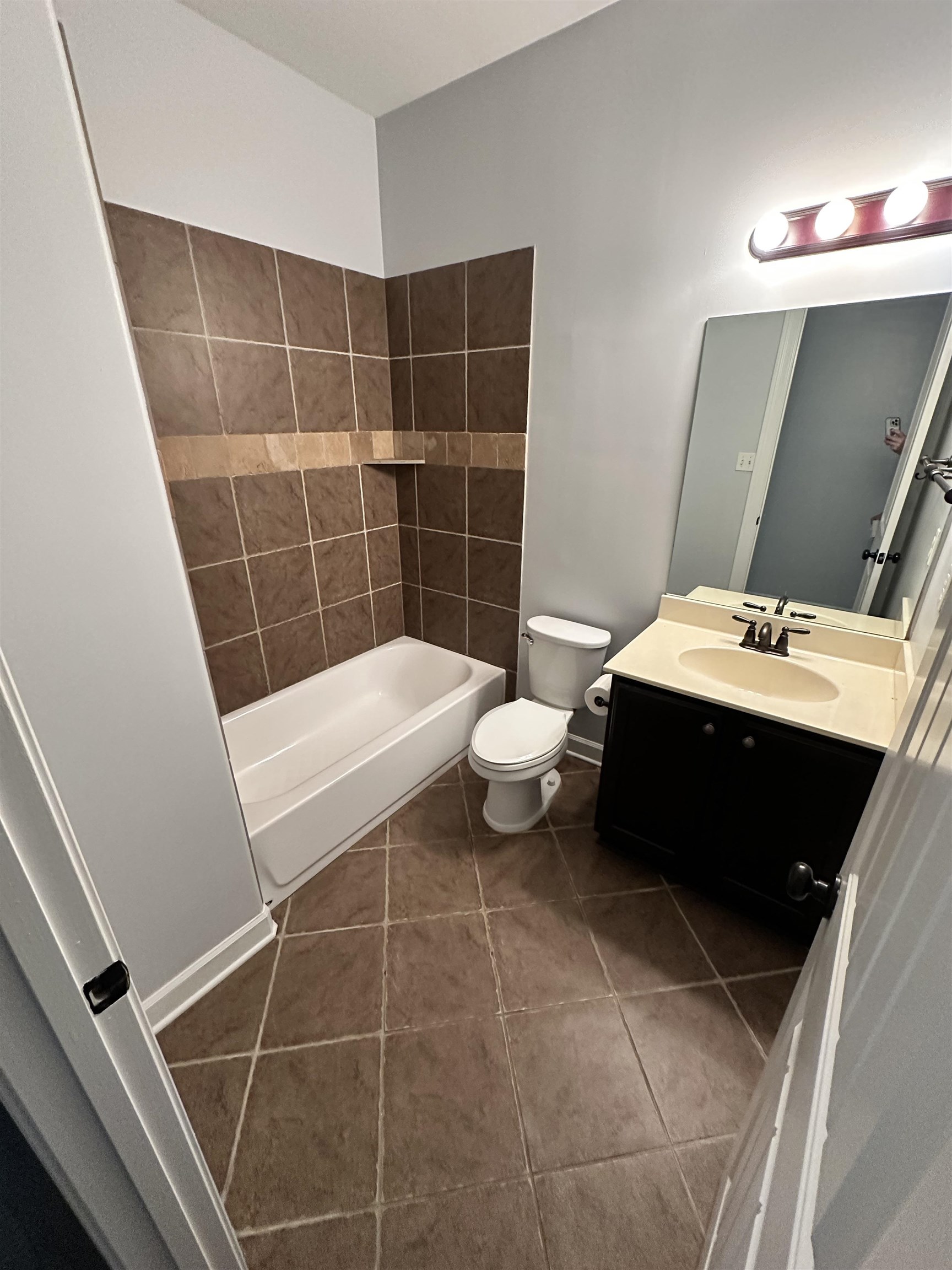 7303 Winterbrook Ln Property Photo 9