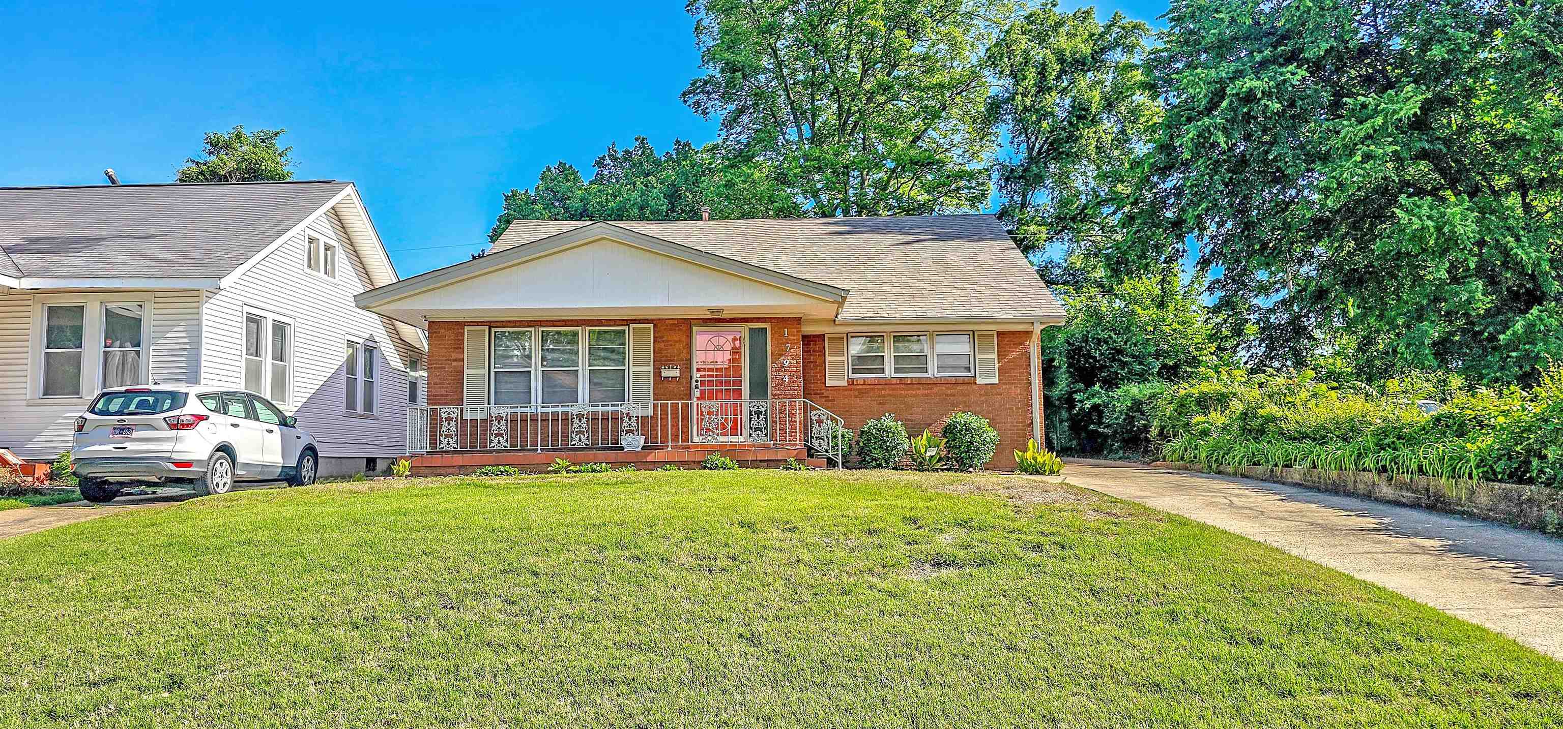 1794 GLENVIEW AVE Property Photo 1