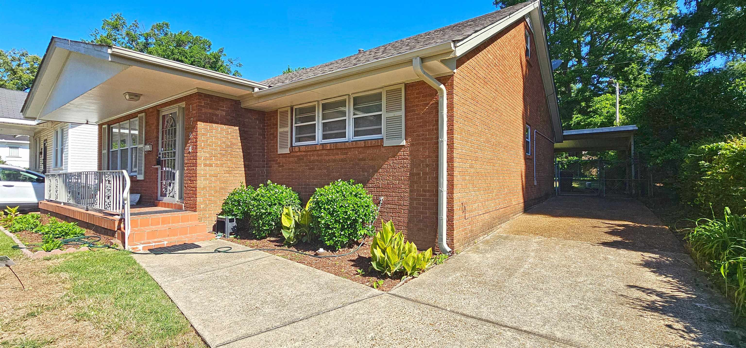 1794 Glenview Ave Property Photo 3