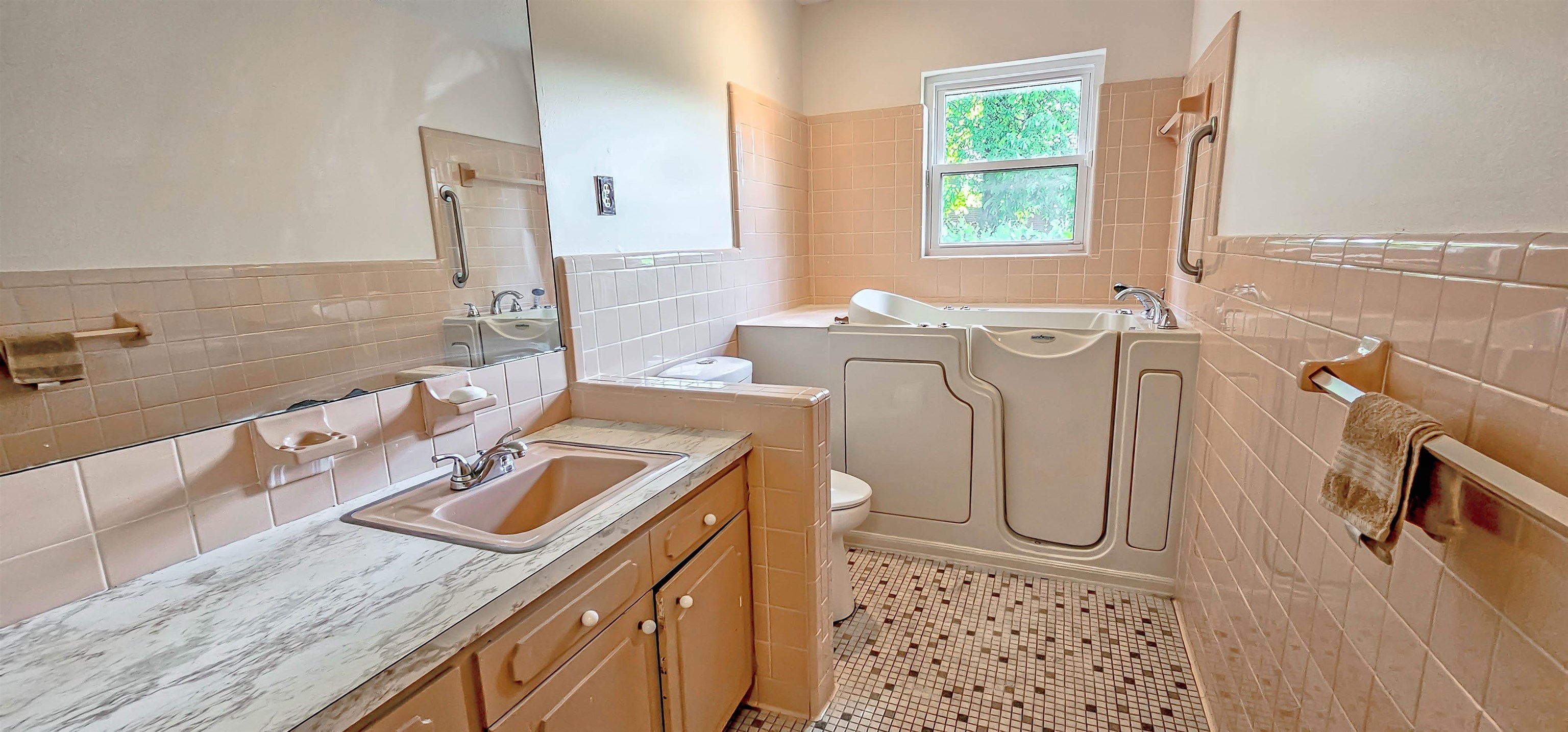 1794 Glenview Ave Property Photo 16