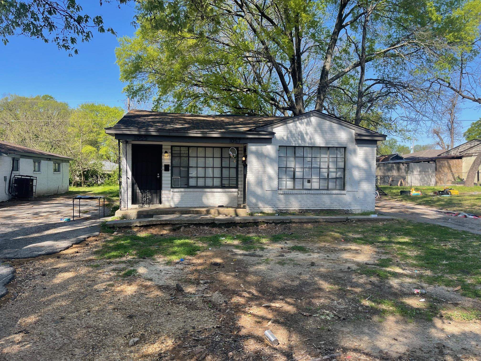 1055 Treadwell St Property Photo 1