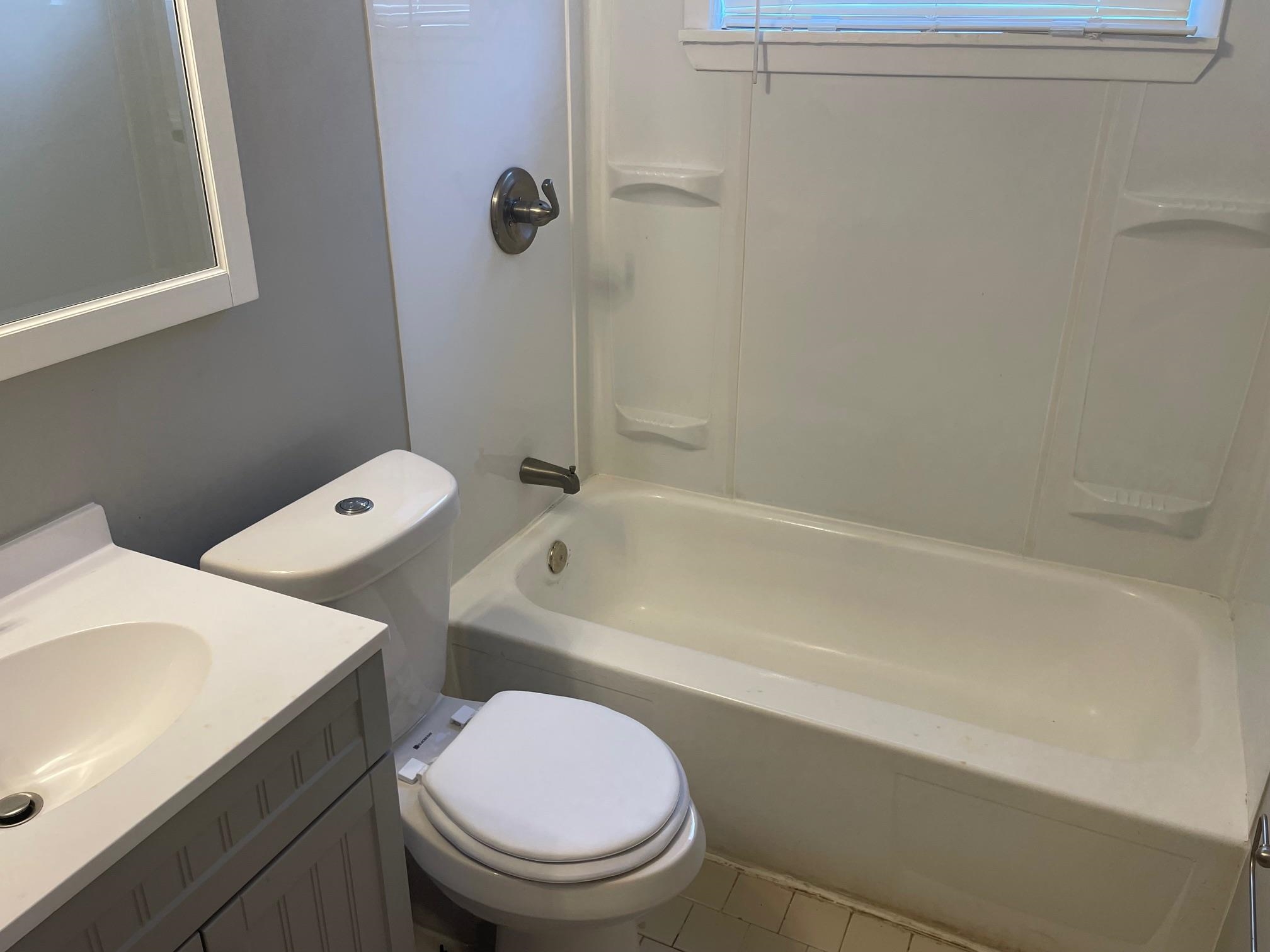 1055 Treadwell St Property Photo 5