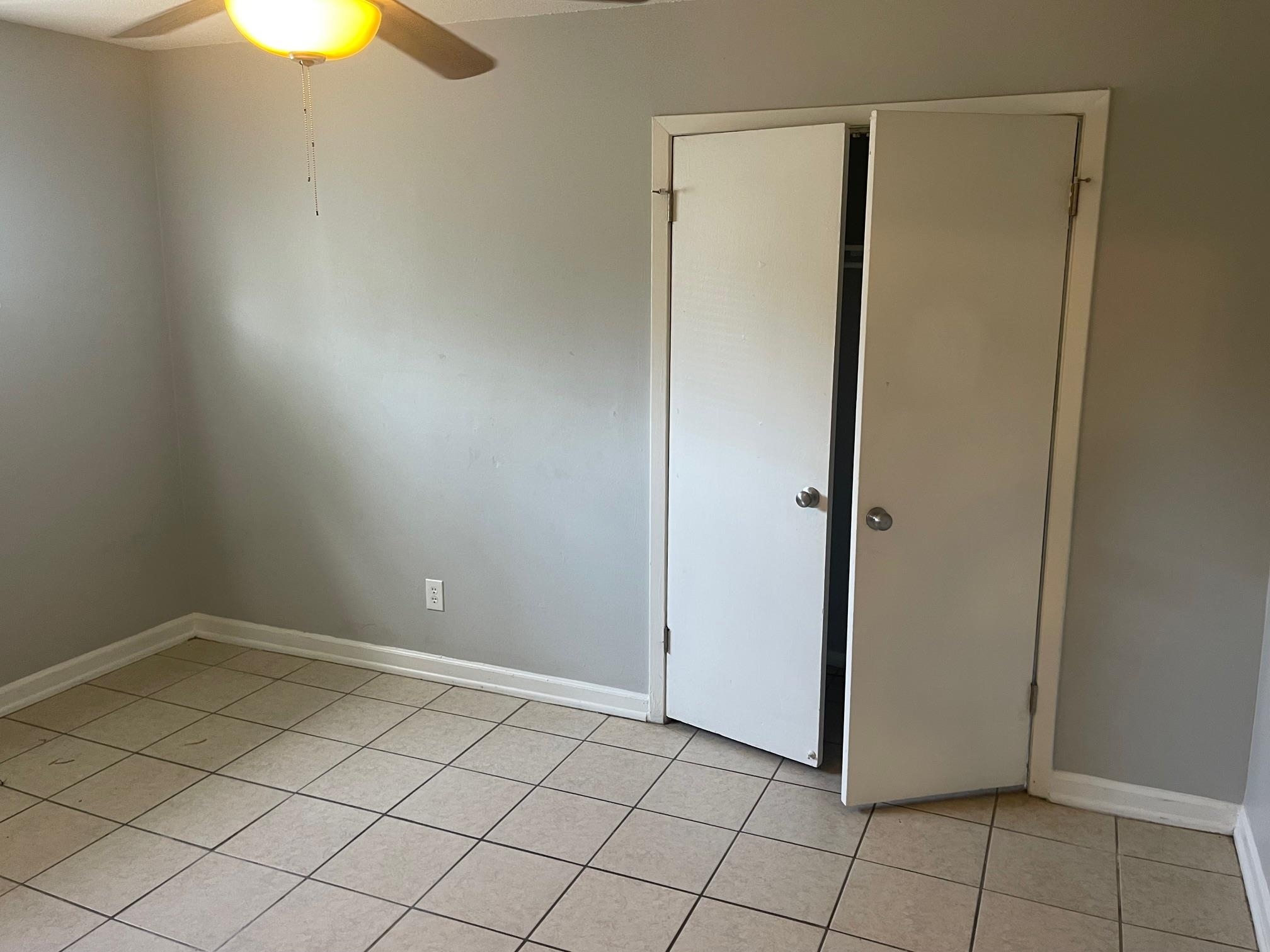 1055 Treadwell St Property Photo 7