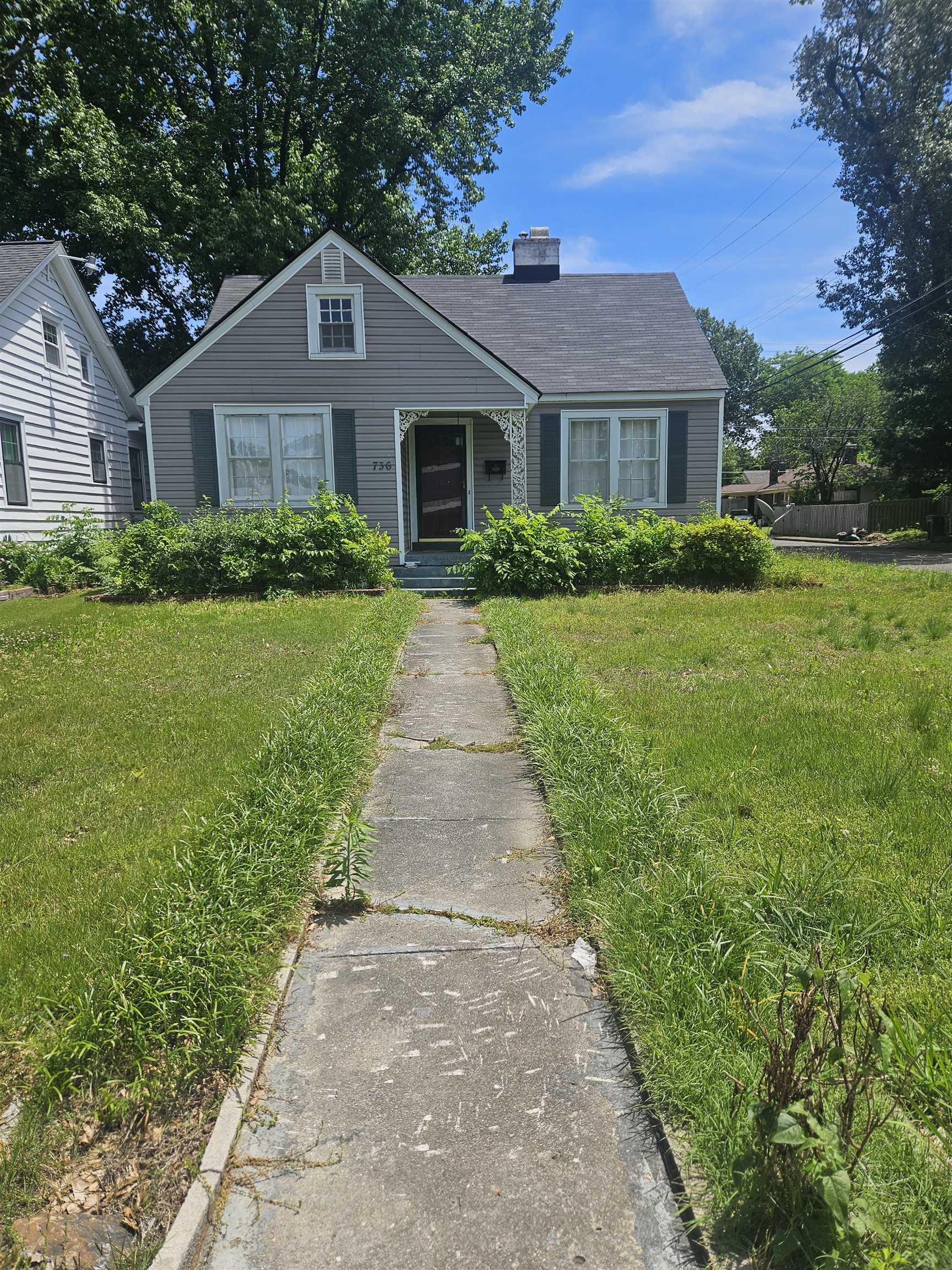 736 HOLLY ST Property Photo 1