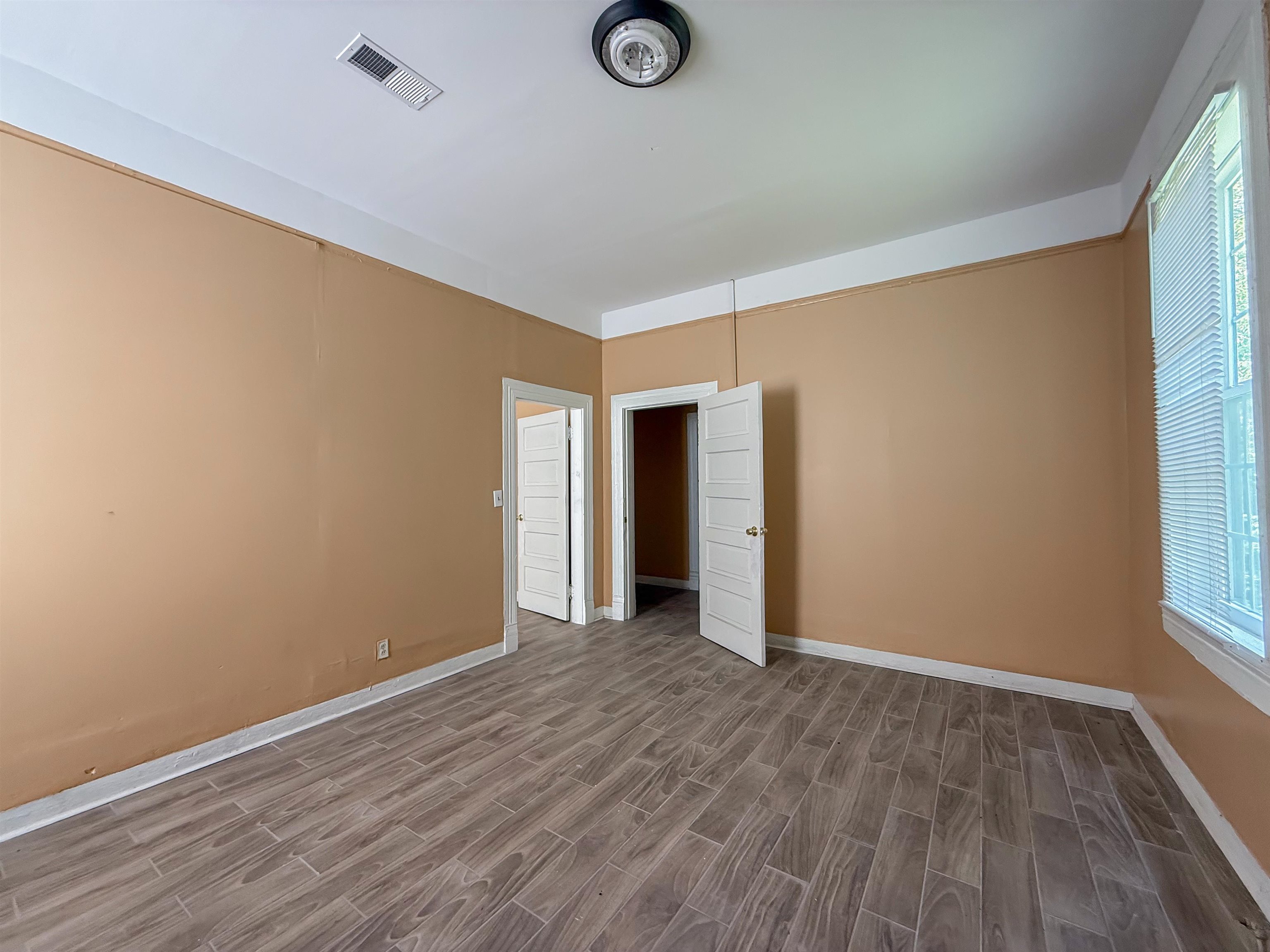 212 Leath St Property Photo 3