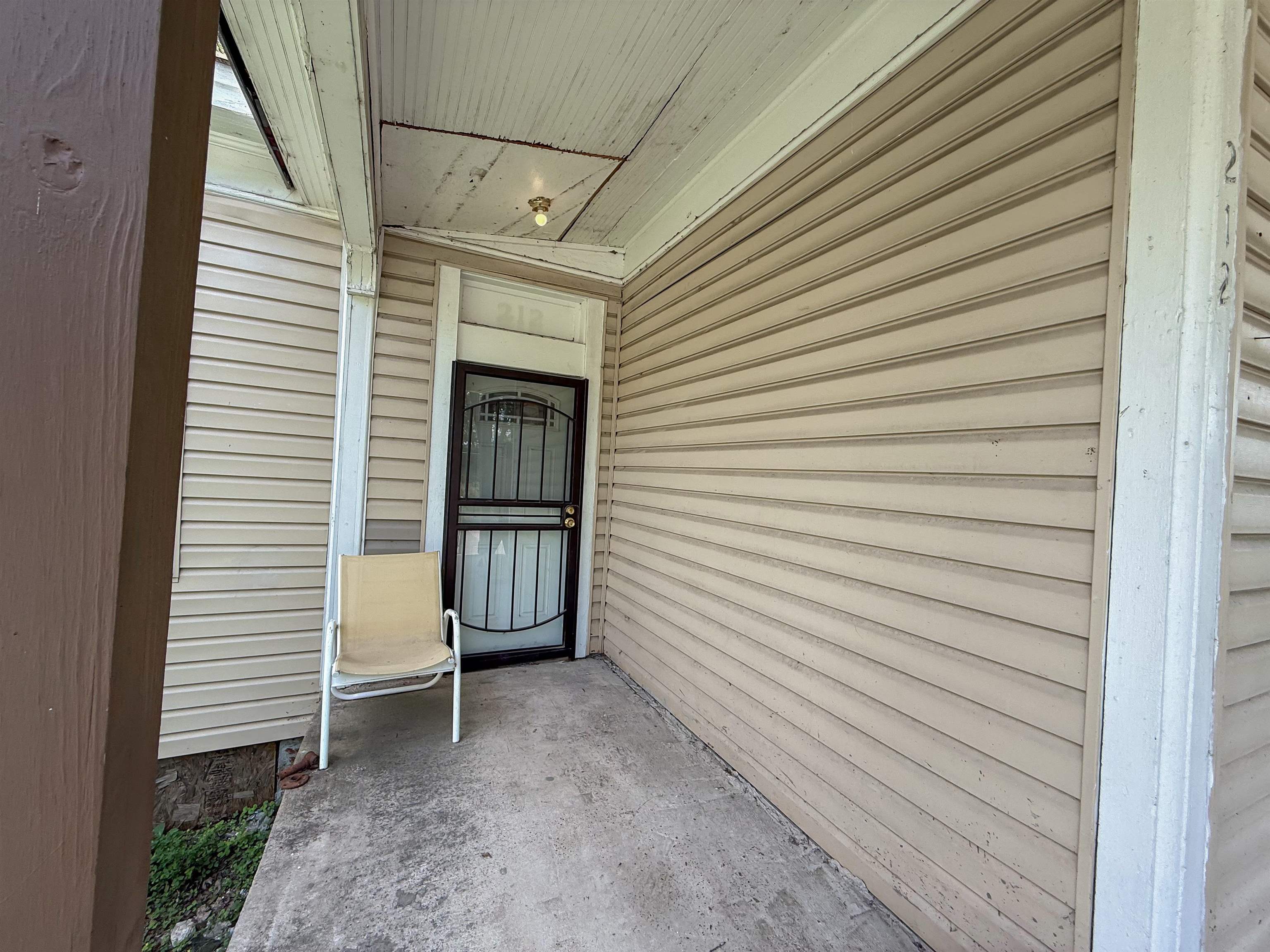 212 Leath St Property Photo 4