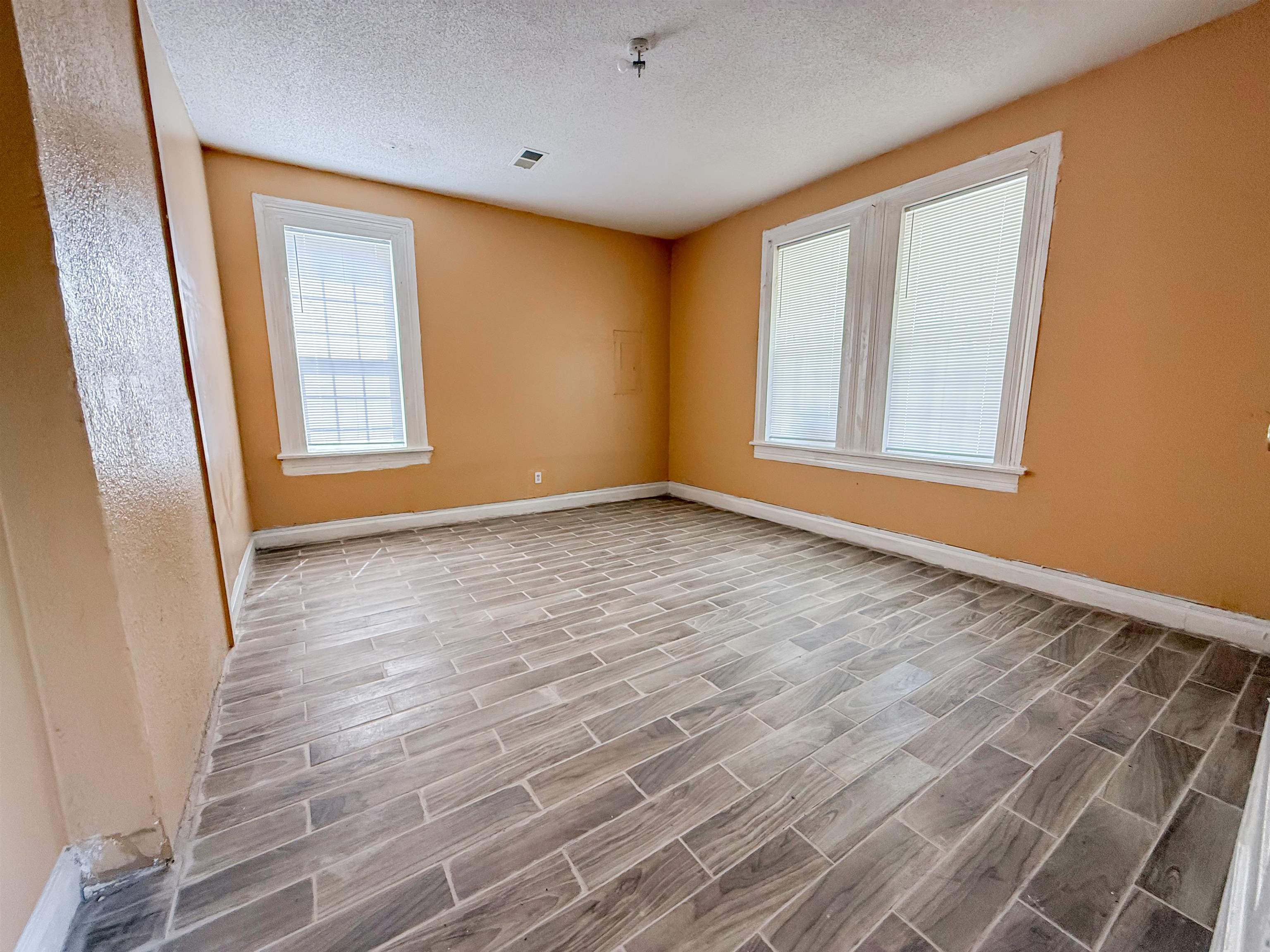 222 Leath St Property Photo 2