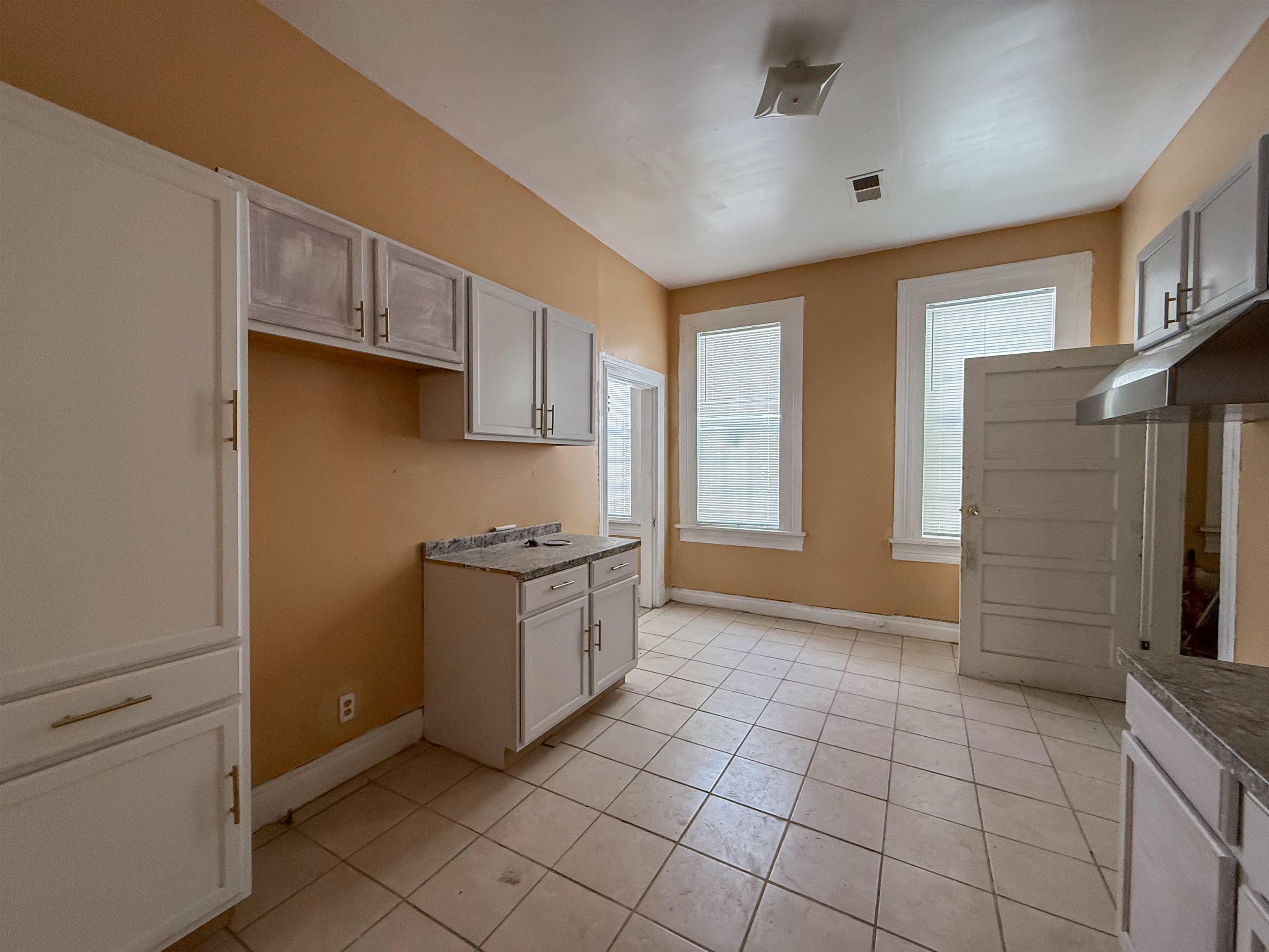 222 Leath St Property Photo 3