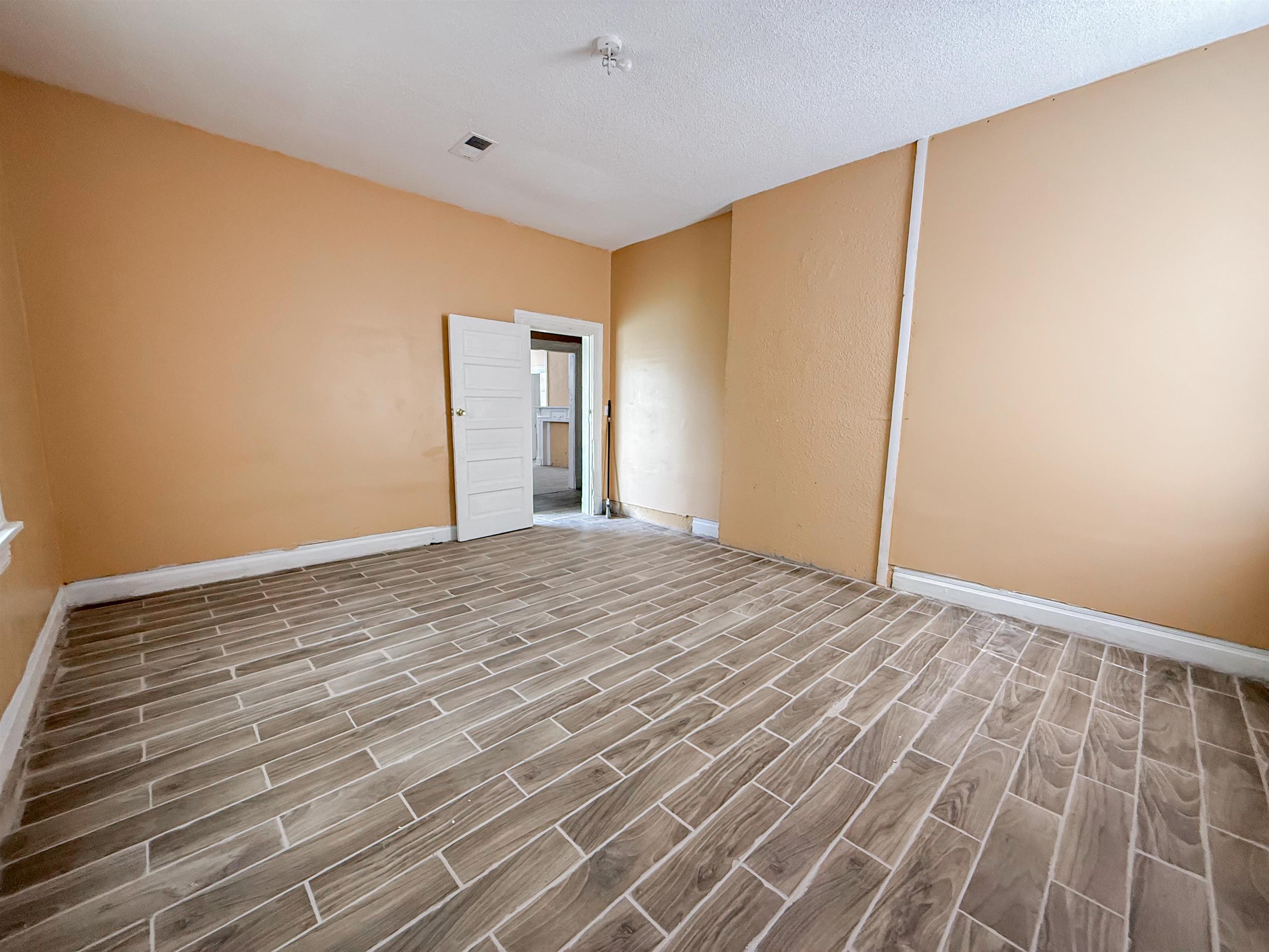 222 Leath St Property Photo 7