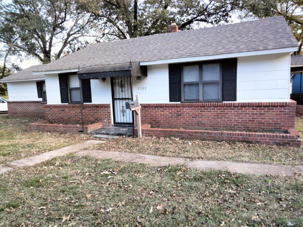 2797 Montague Ave Property Photo 5