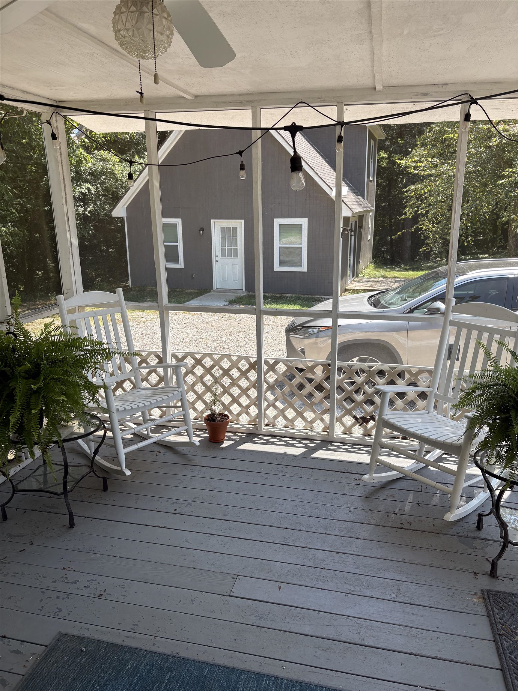 1660 Railroad Dr Property Photo 15