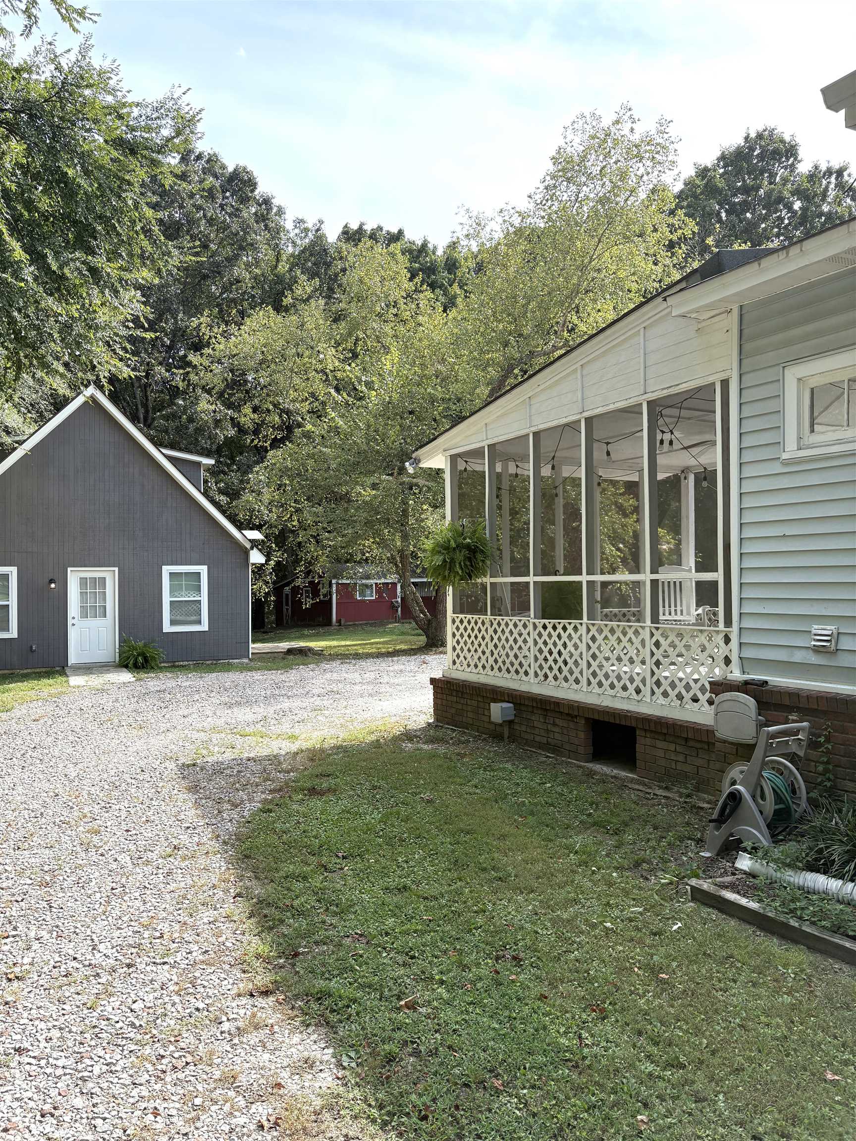 1660 Railroad Dr Property Photo 16