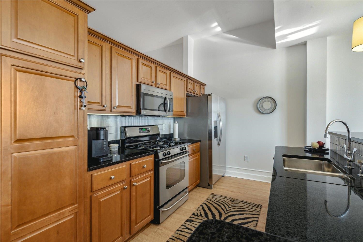 648 S Riverside Dr 411 Property Photo 11