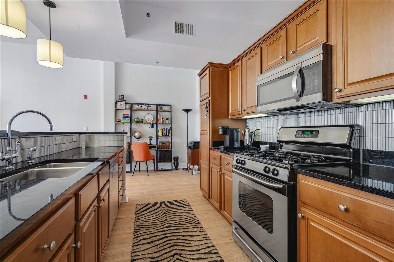 648 S Riverside Dr 411 Property Photo 12