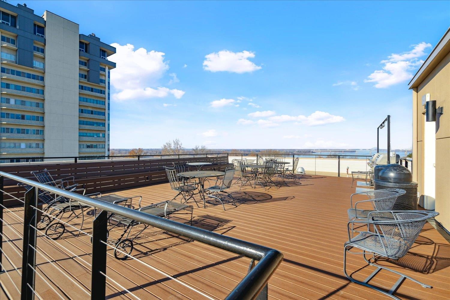 648 S Riverside Dr 411 Property Photo 24
