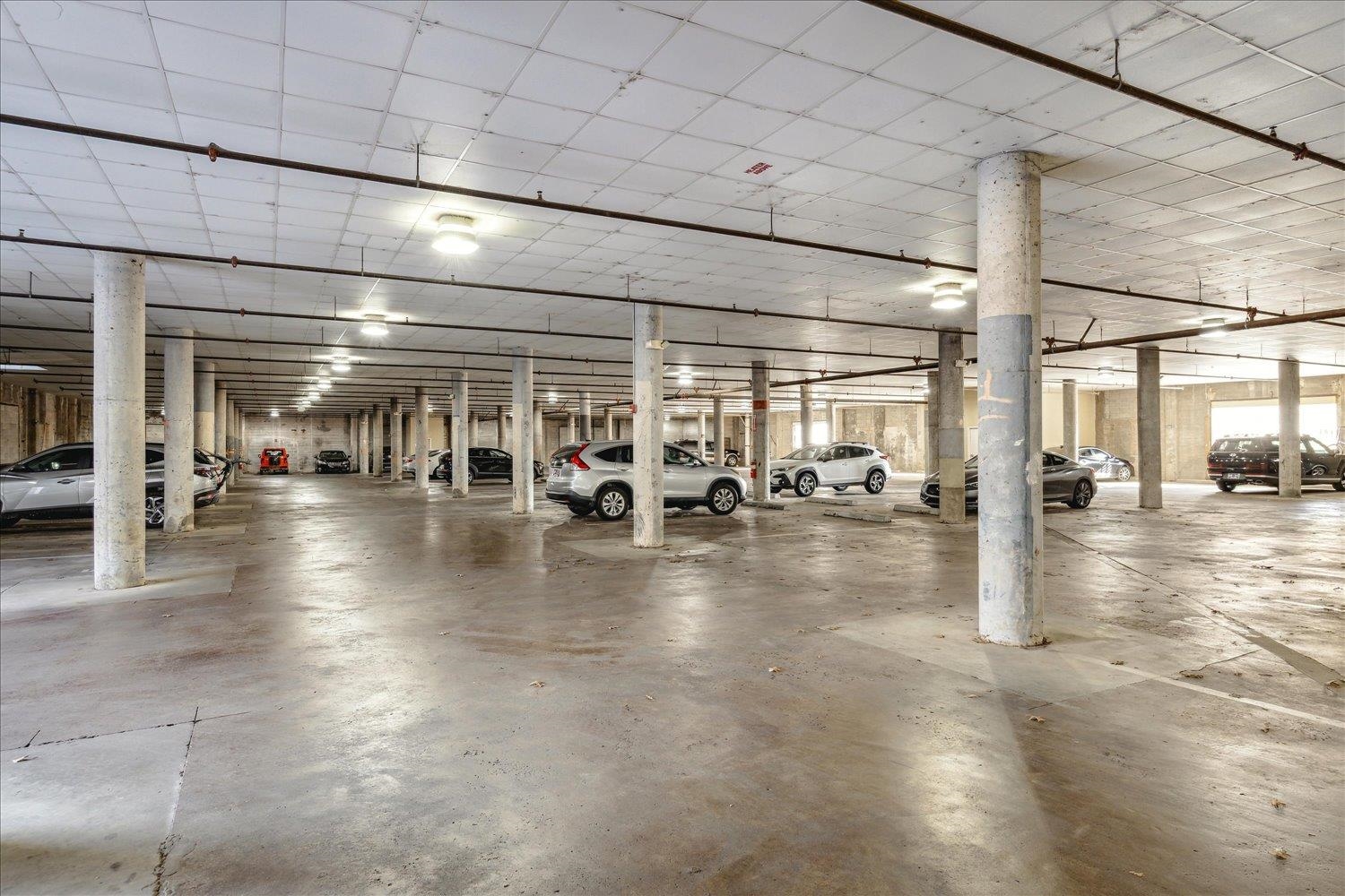648 S Riverside Dr 411 Property Photo 29