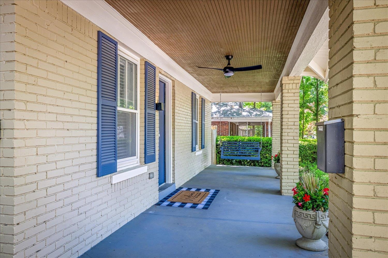 434 Alexander St Property Photo 4