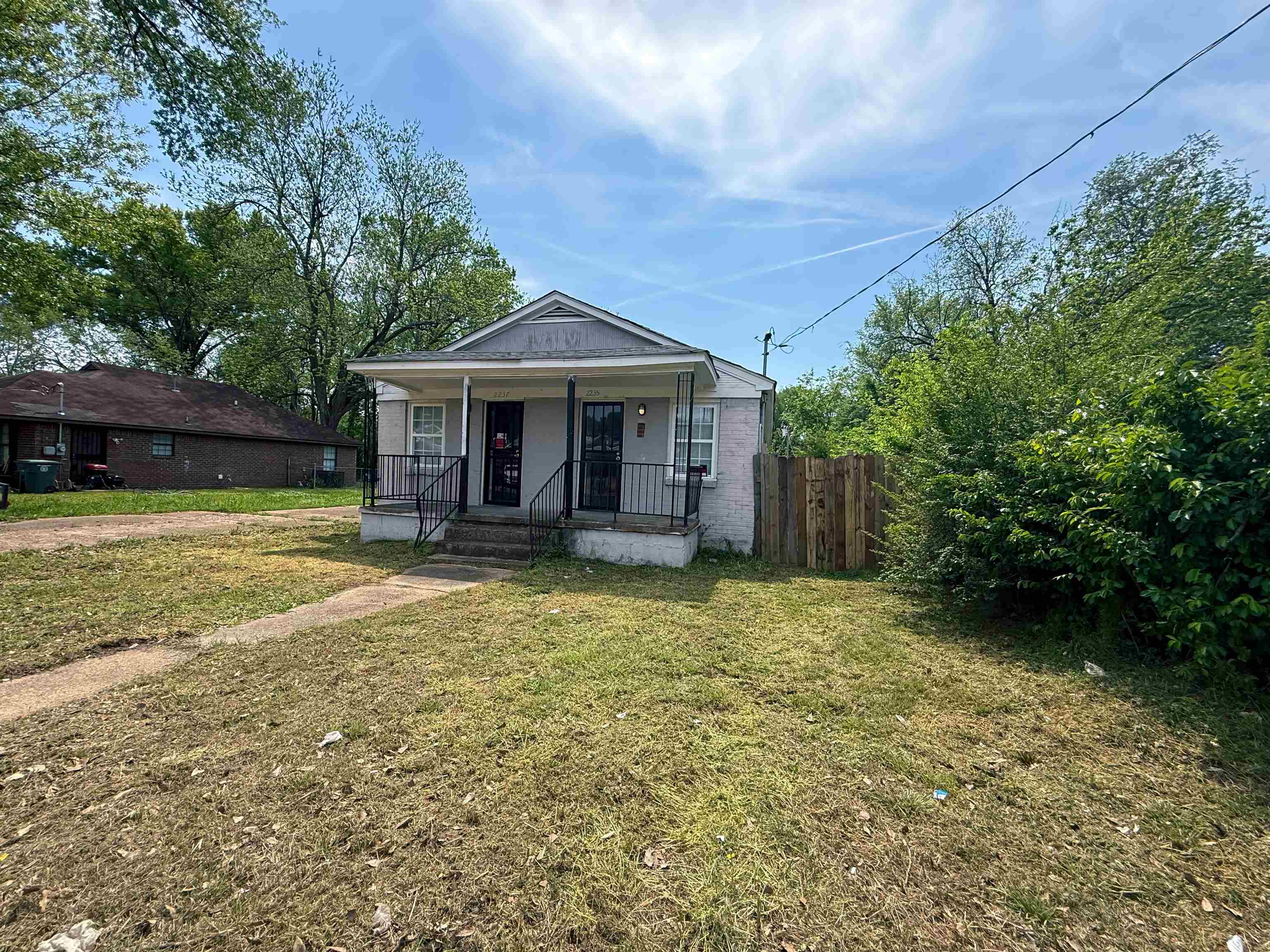 2235 Shannon Ave Property Photo 2