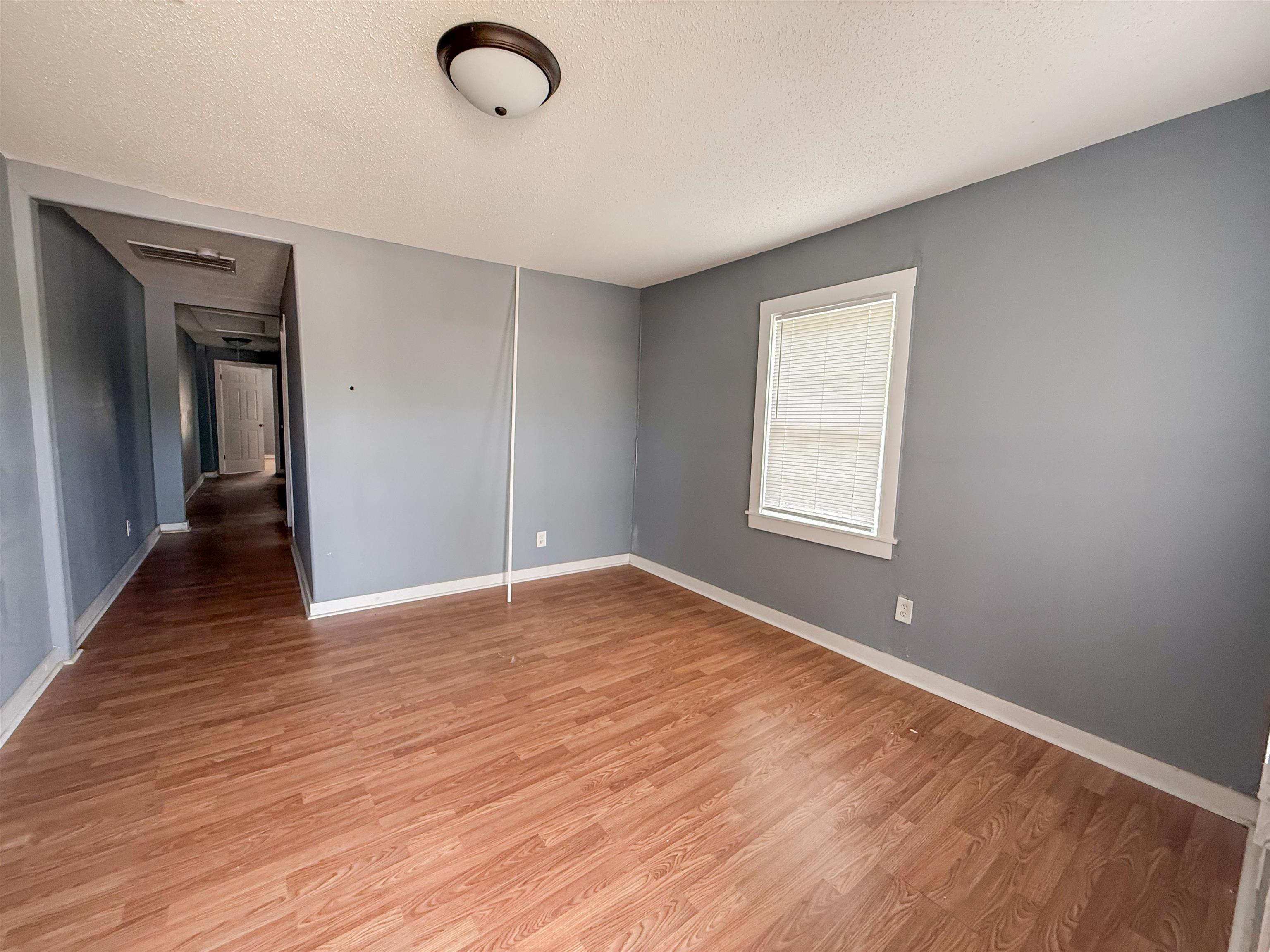 2235 Shannon Ave Property Photo 6