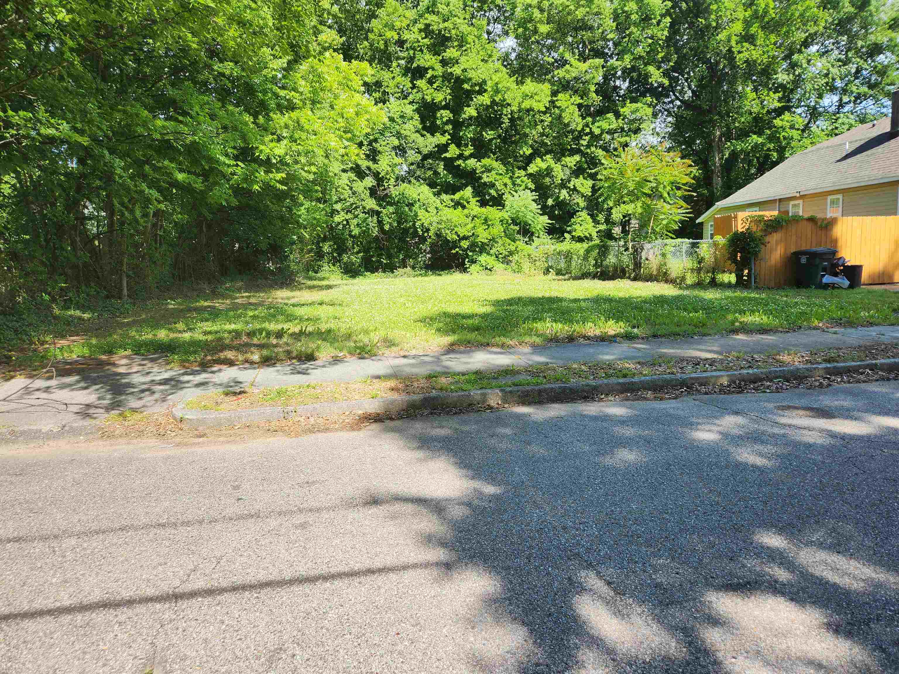 998 Emmie St N Property Photo 1