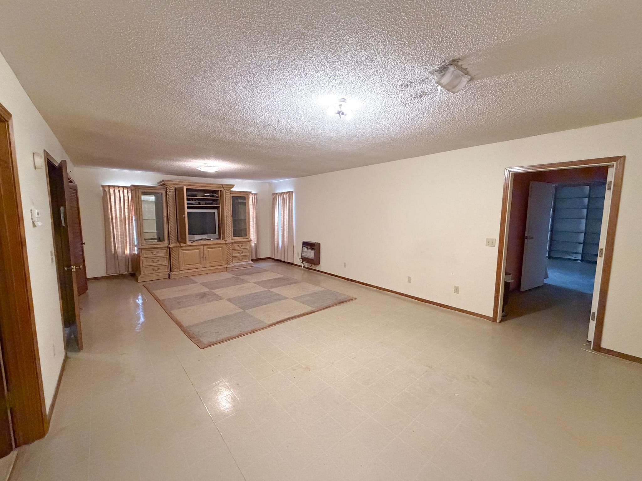 376 2nd St Property Photo 8