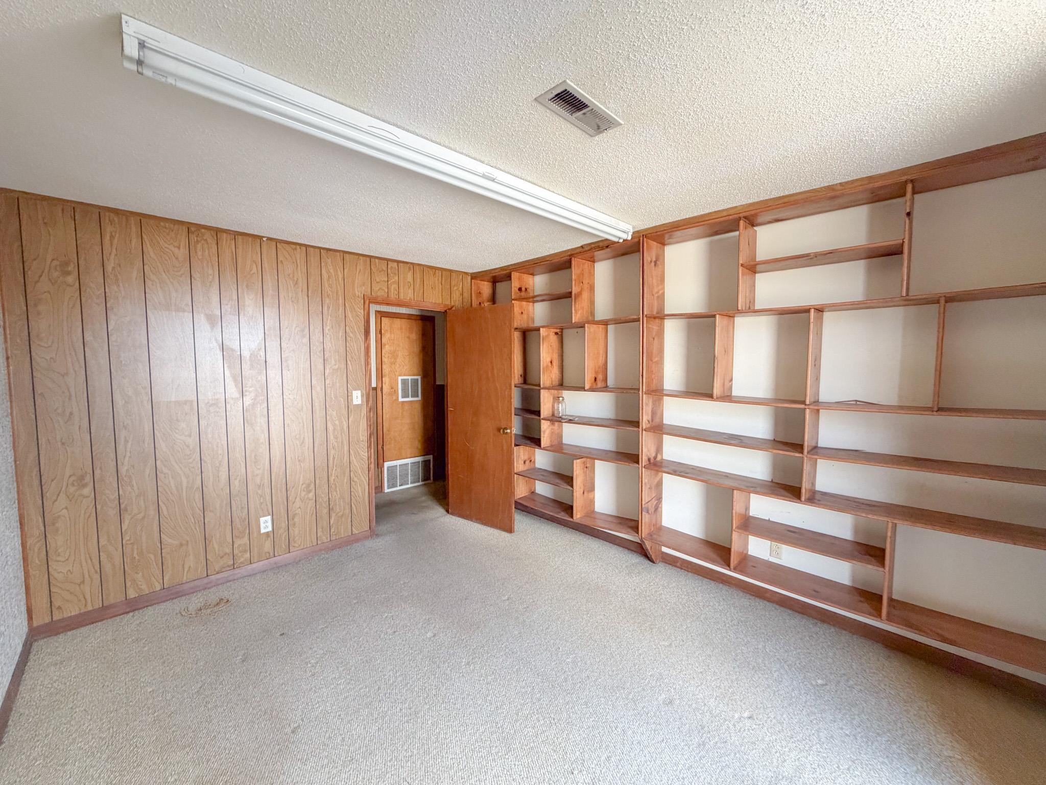 376 2nd St Property Photo 14