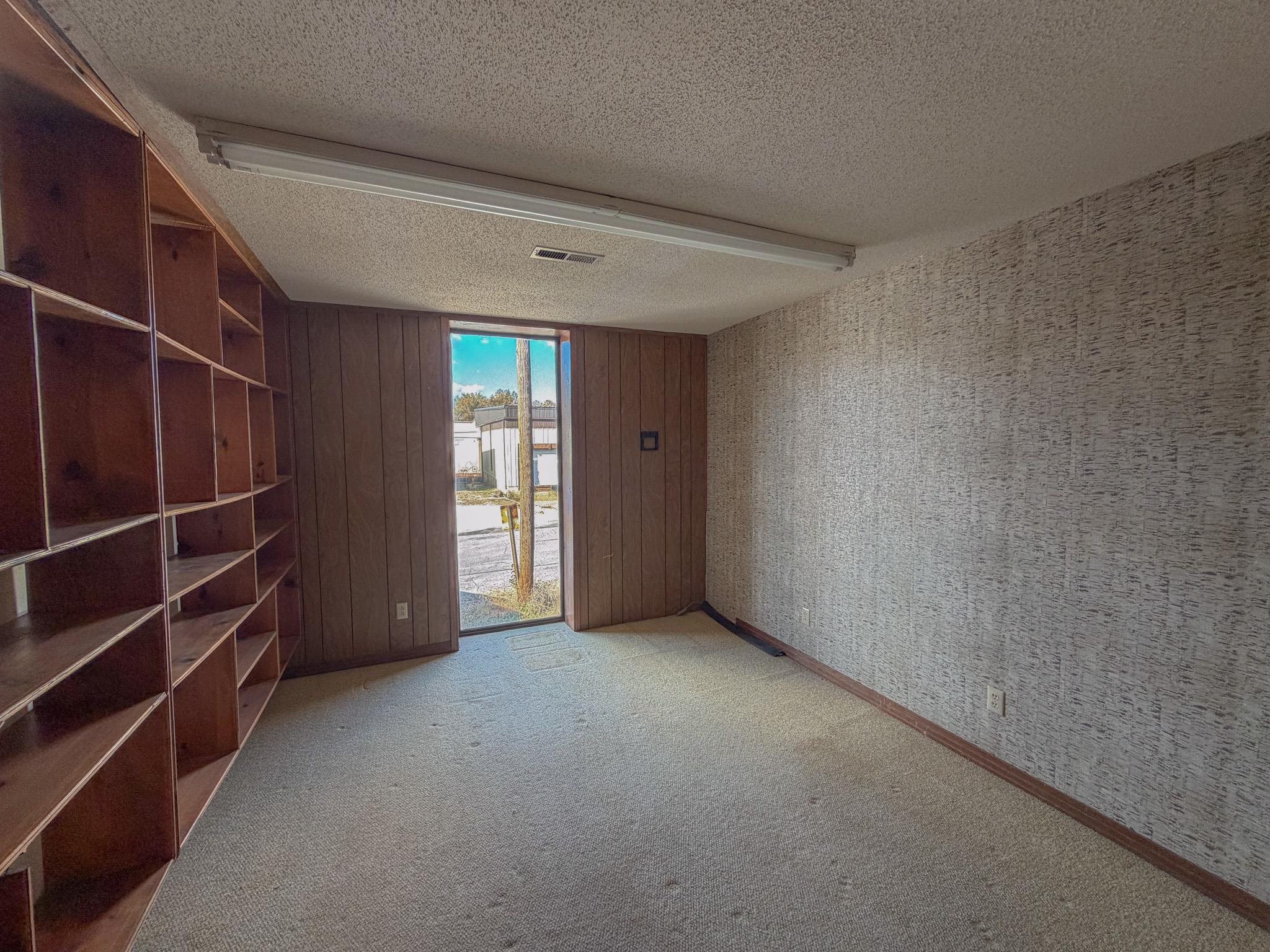 376 2nd St Property Photo 15