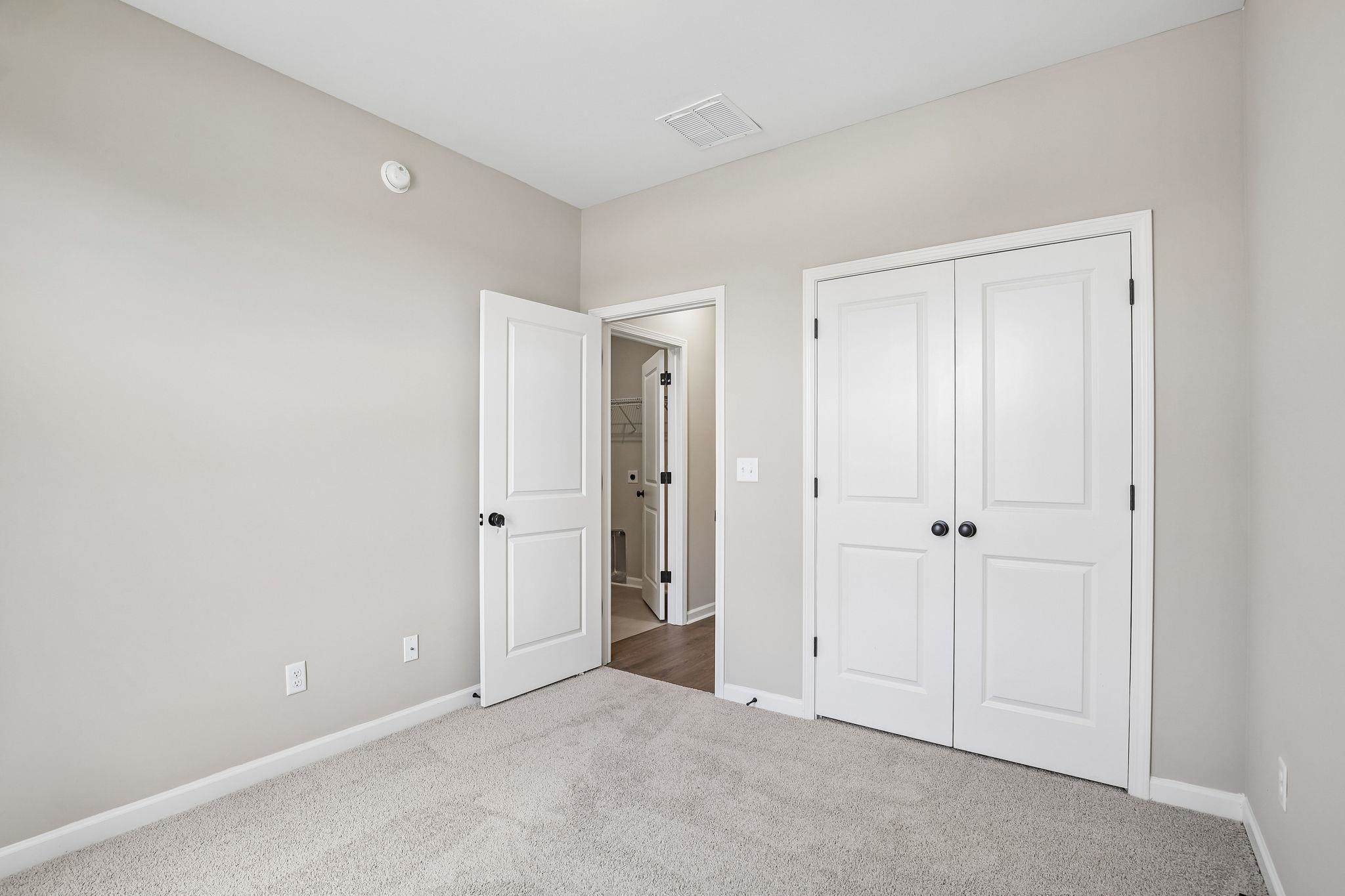 115 Ridgefield Dr Property Photo 17