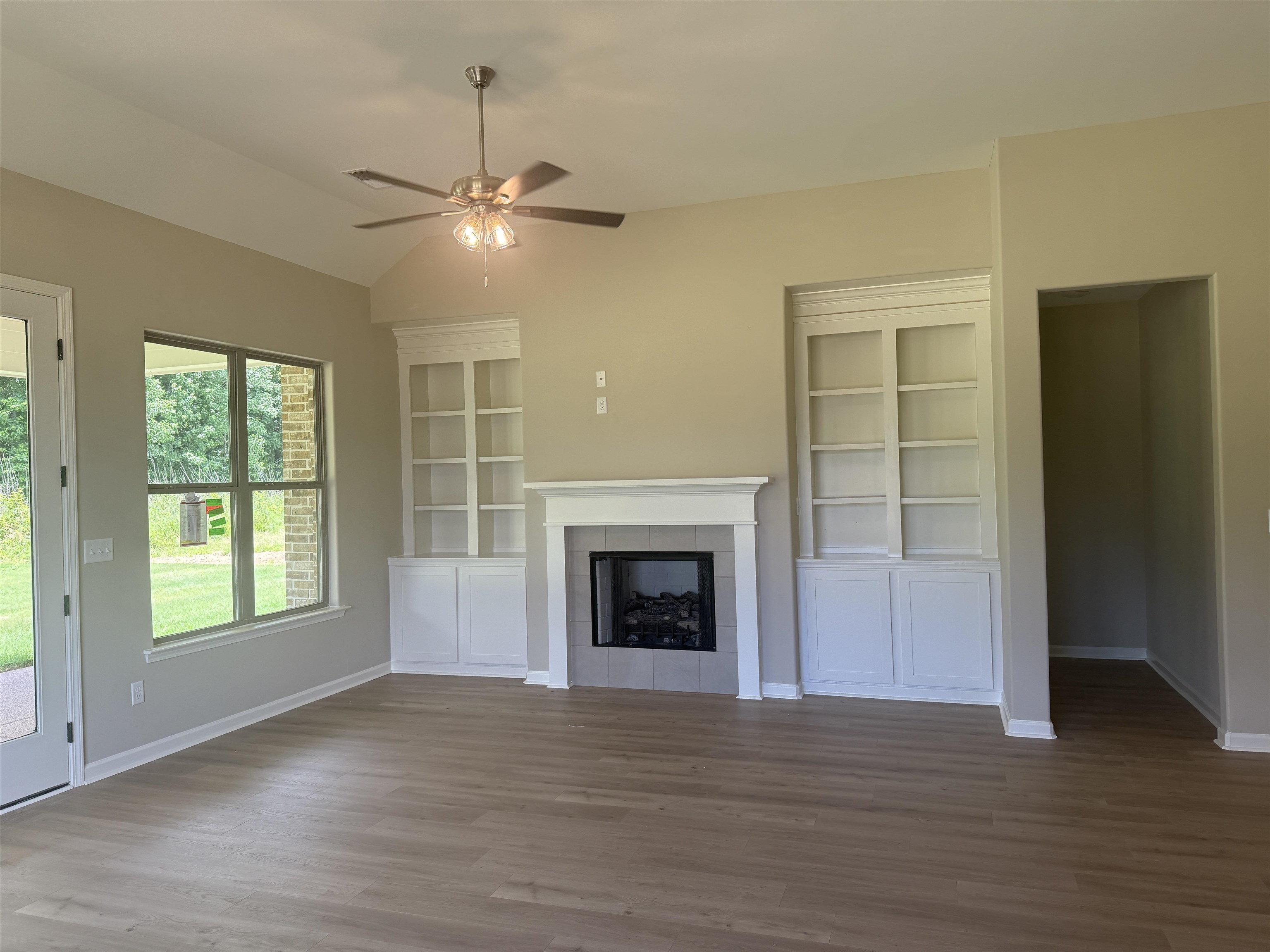 135 Ridgefield Dr Property Photo 3