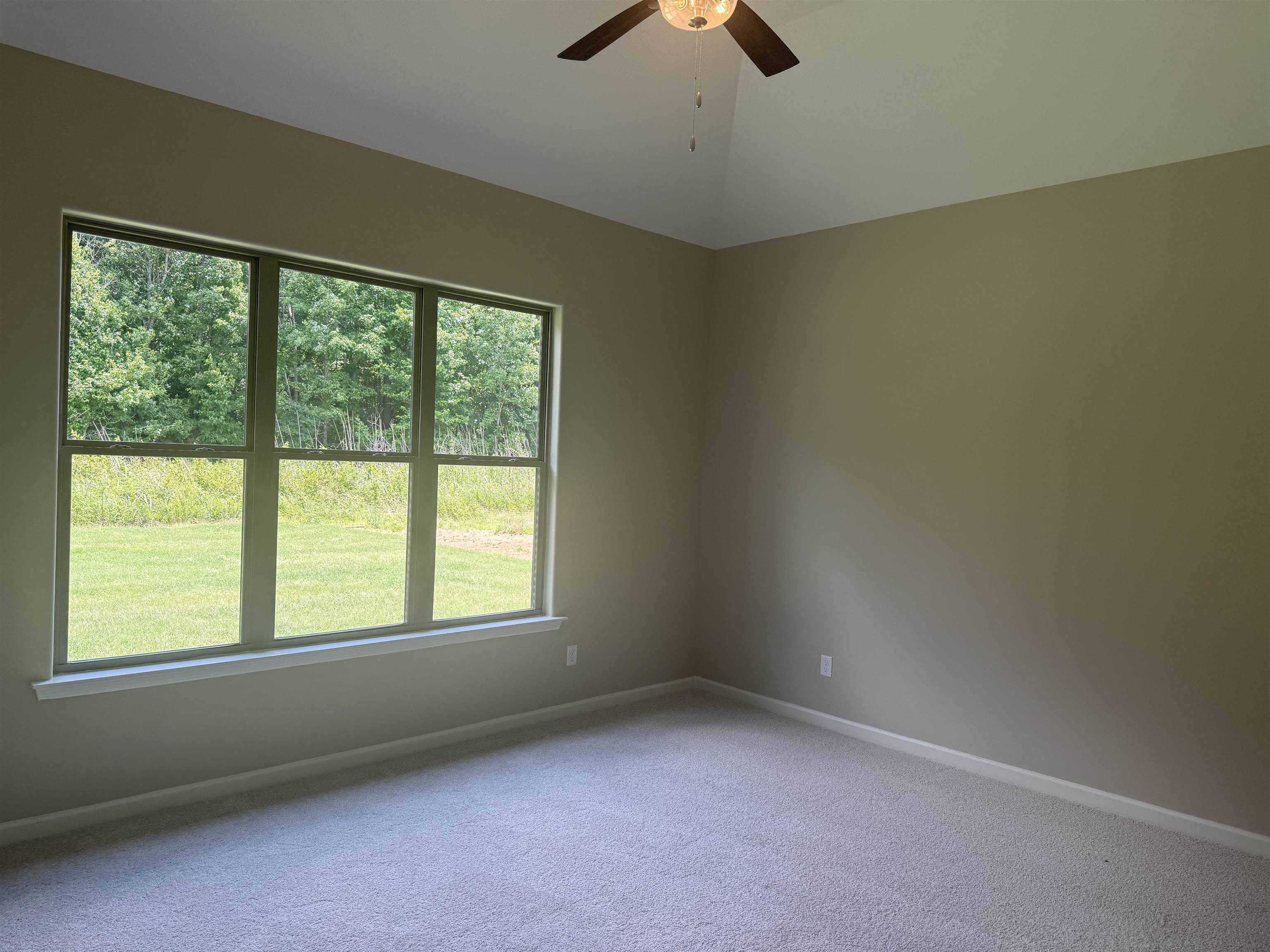 135 Ridgefield Dr Property Photo 9