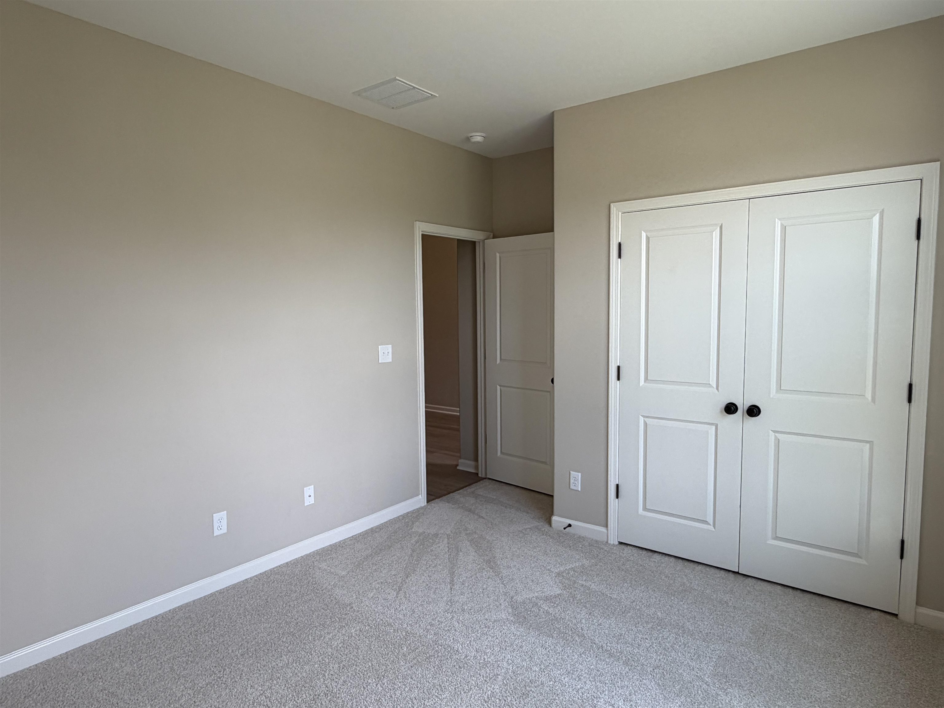 135 Ridgefield Dr Property Photo 12