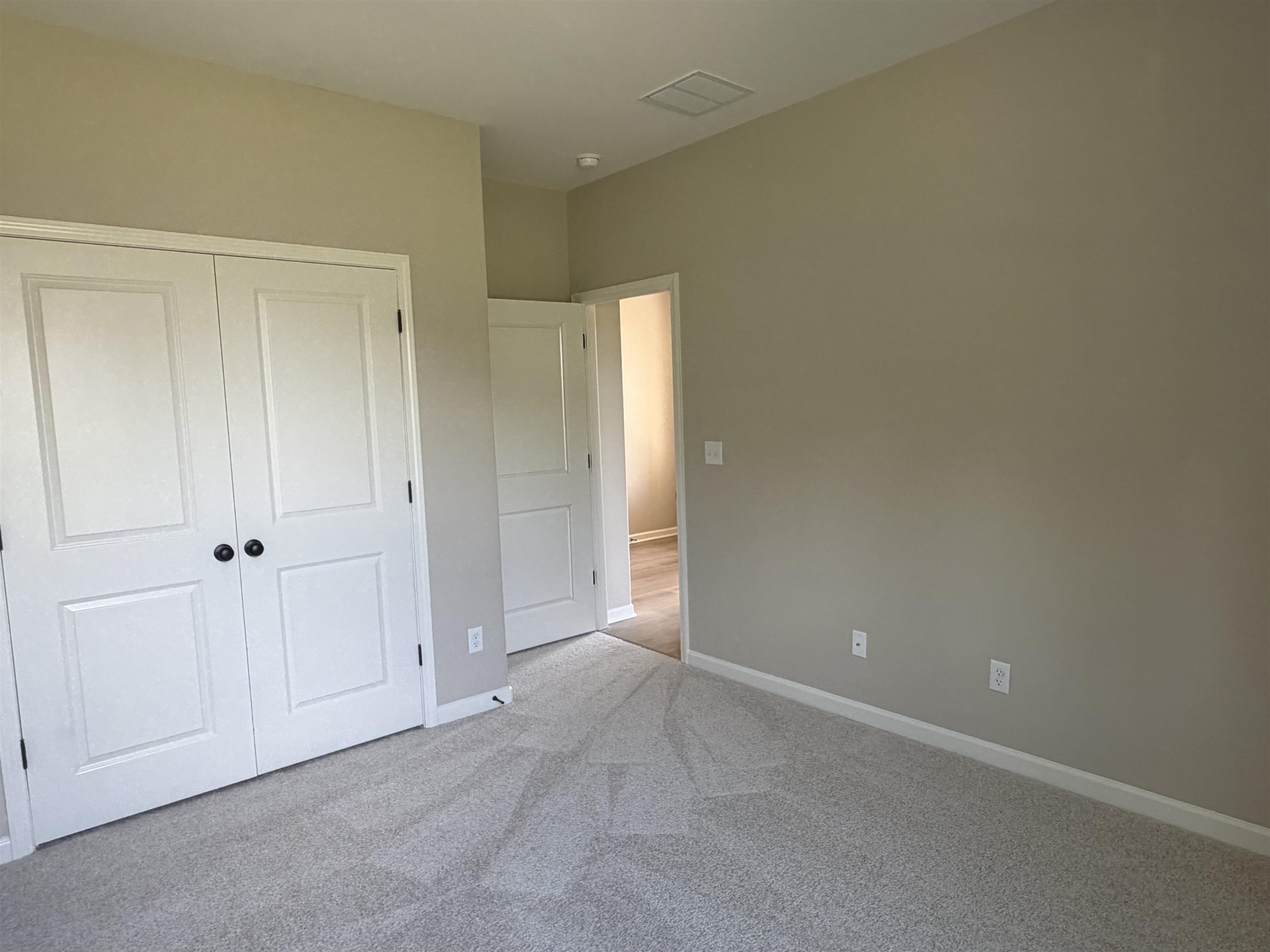 135 Ridgefield Dr Property Photo 16