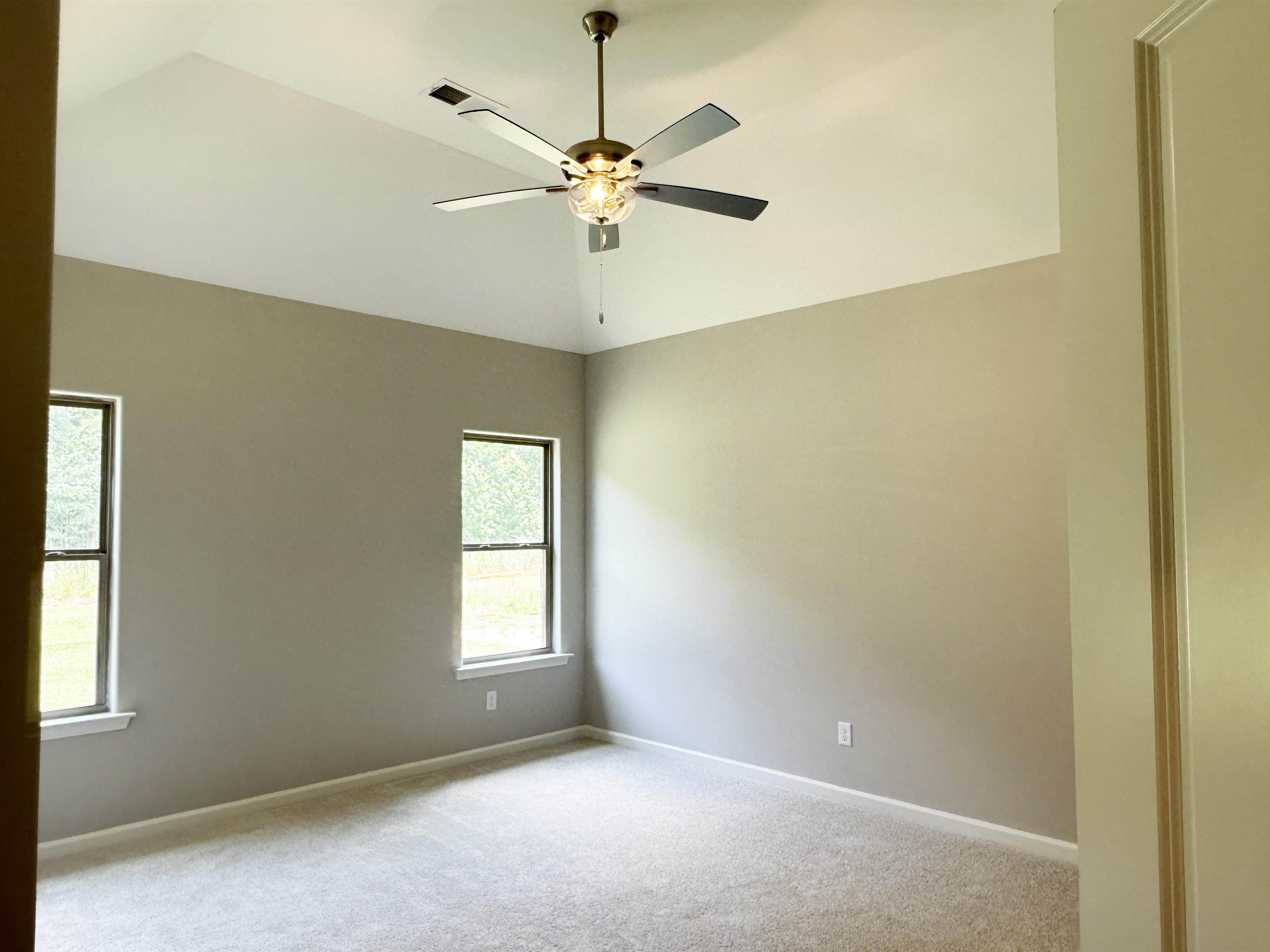 195 Ridgefield Dr Property Photo 12