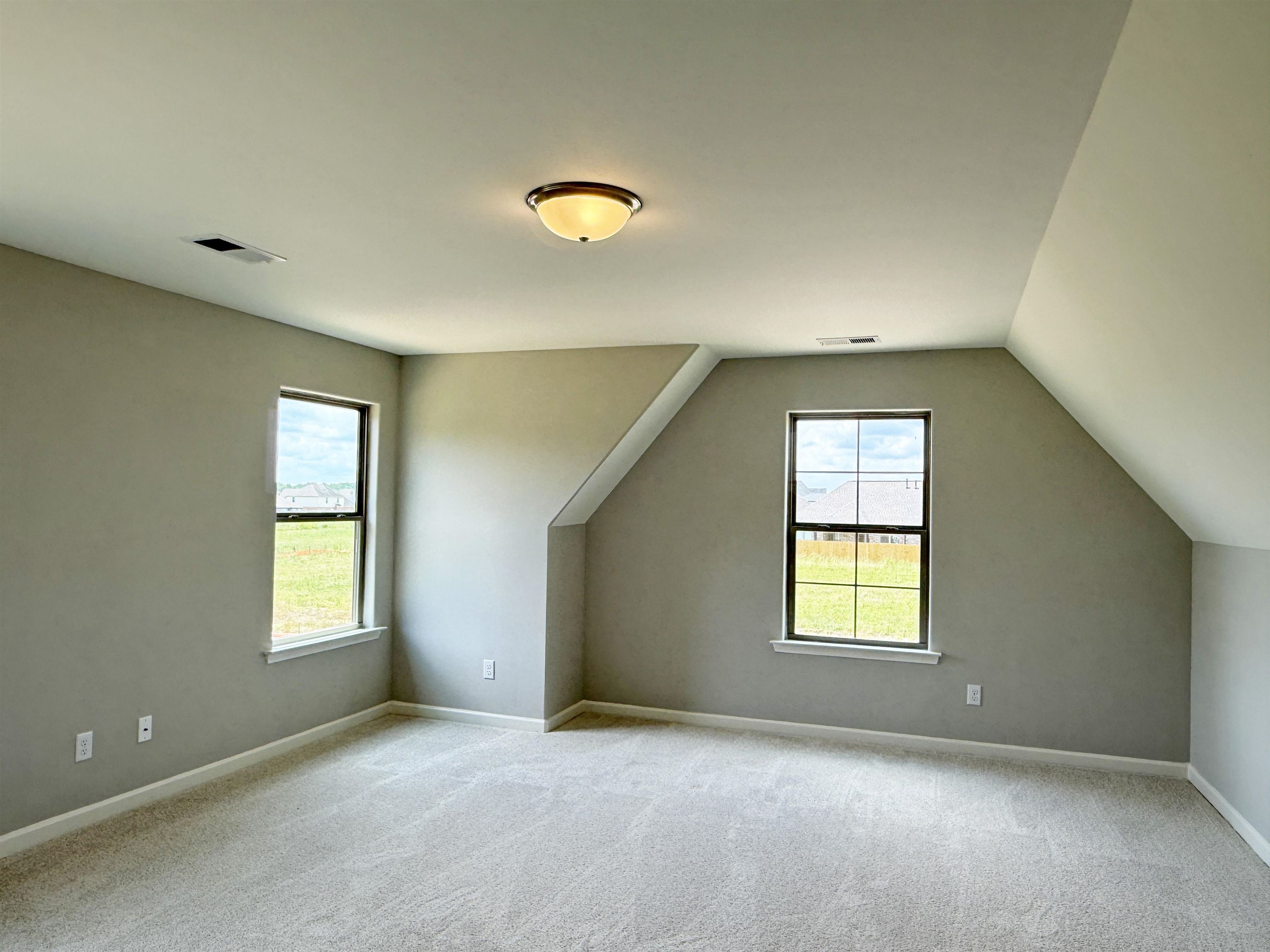 195 Ridgefield Dr Property Photo 22