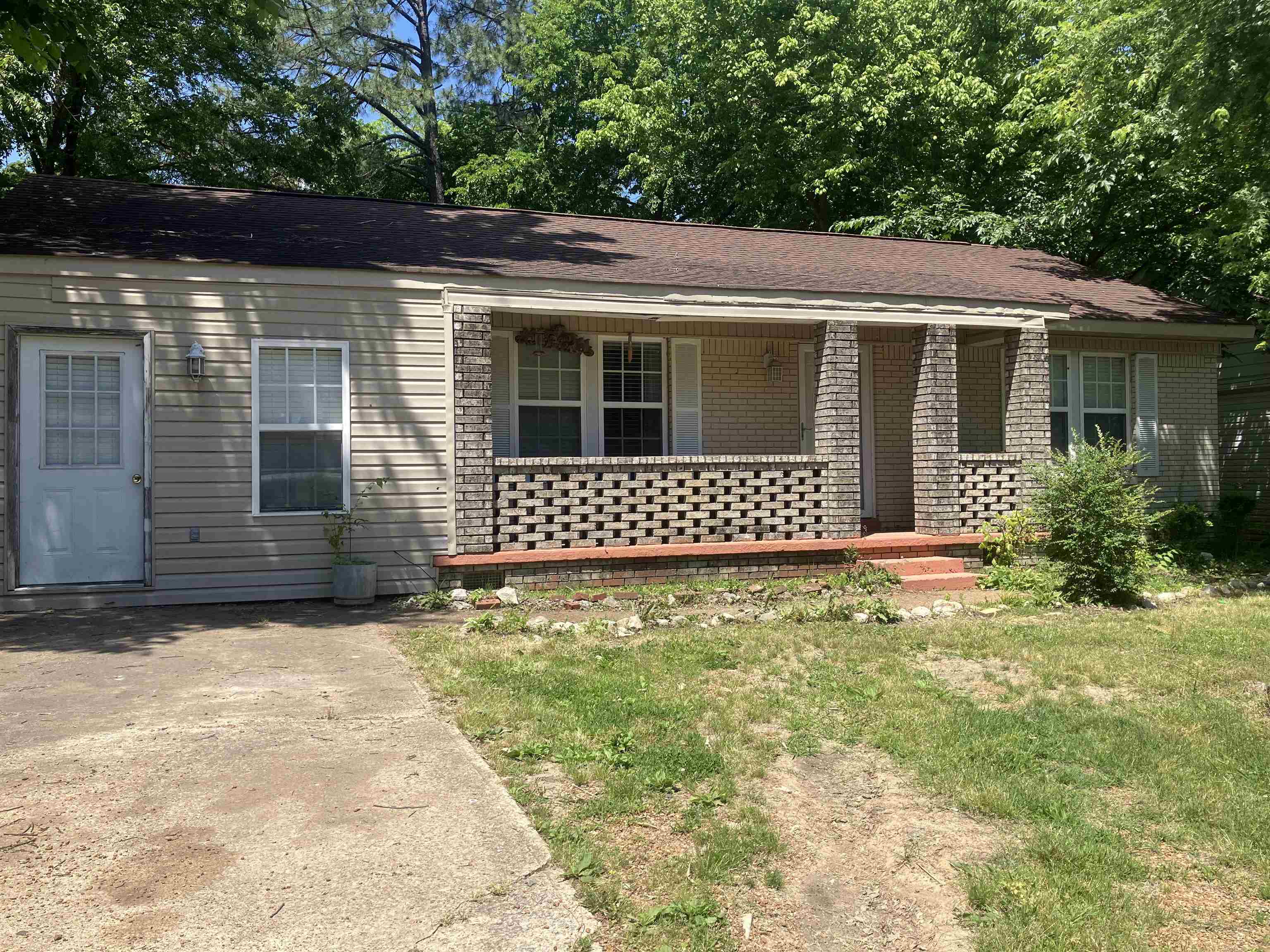 1112 Edgewood Ave Property Photo 2
