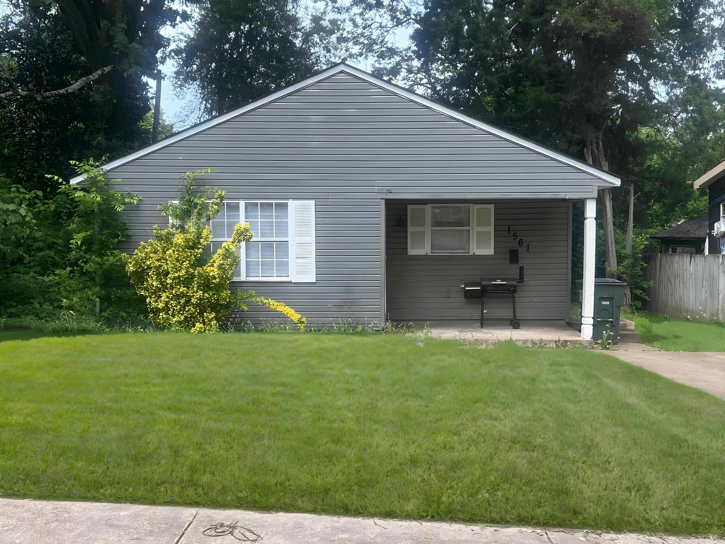 1561 Preston St Property Photo 1