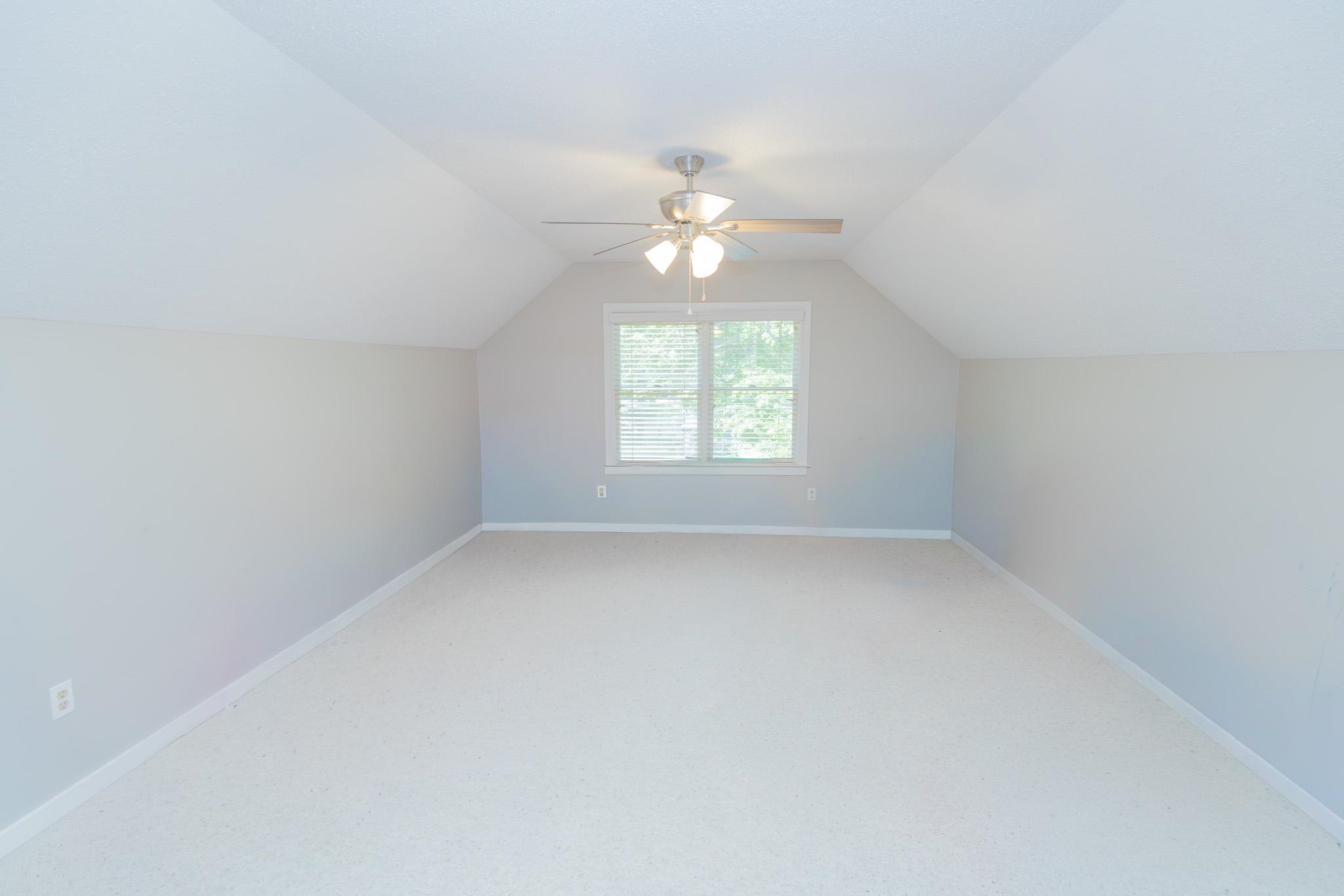 2485 Stratfield Dr St Se Property Photo 10