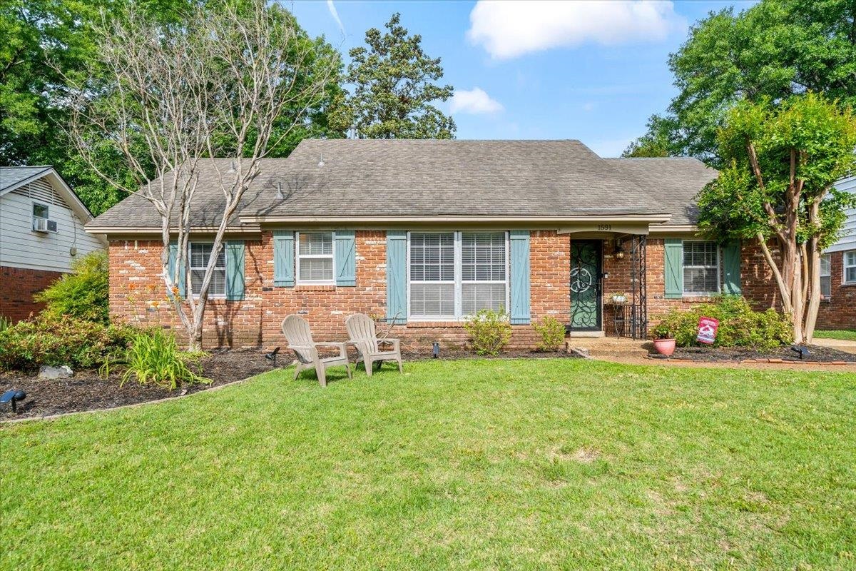 1591 Sterling Dr Property Photo 2