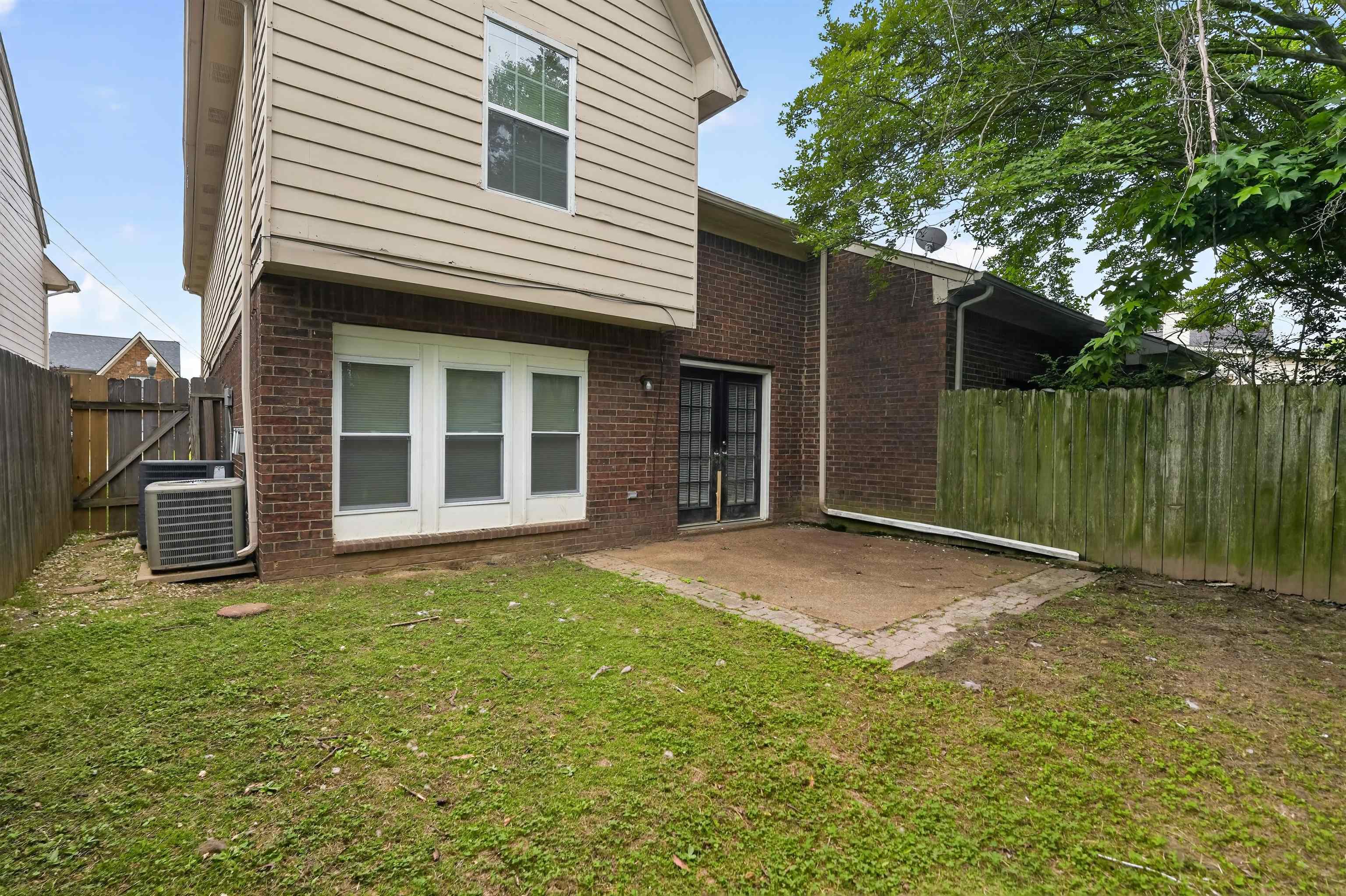 1609 Red Barn Dr Property Photo 1