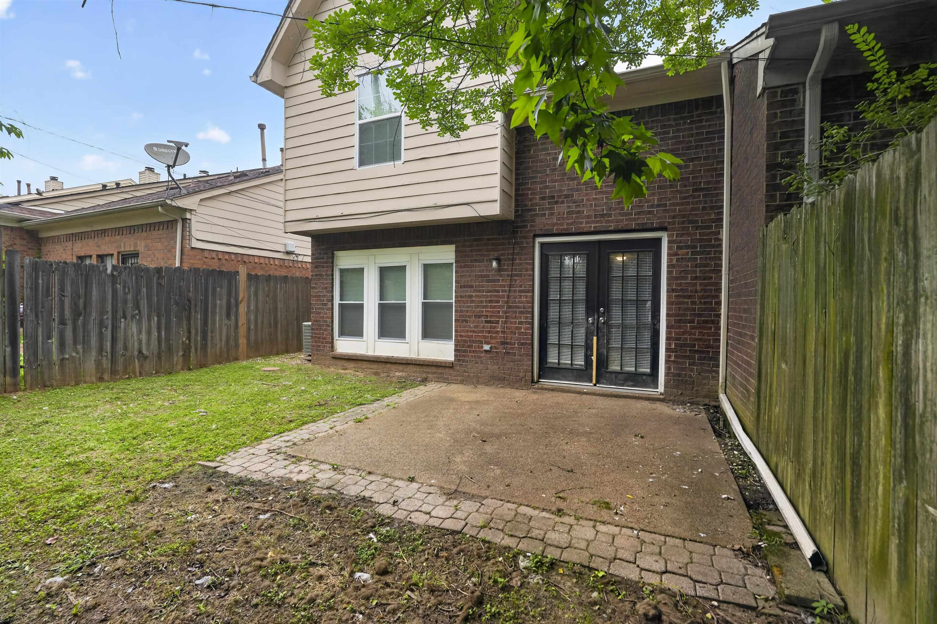 1609 Red Barn Dr Property Photo 5