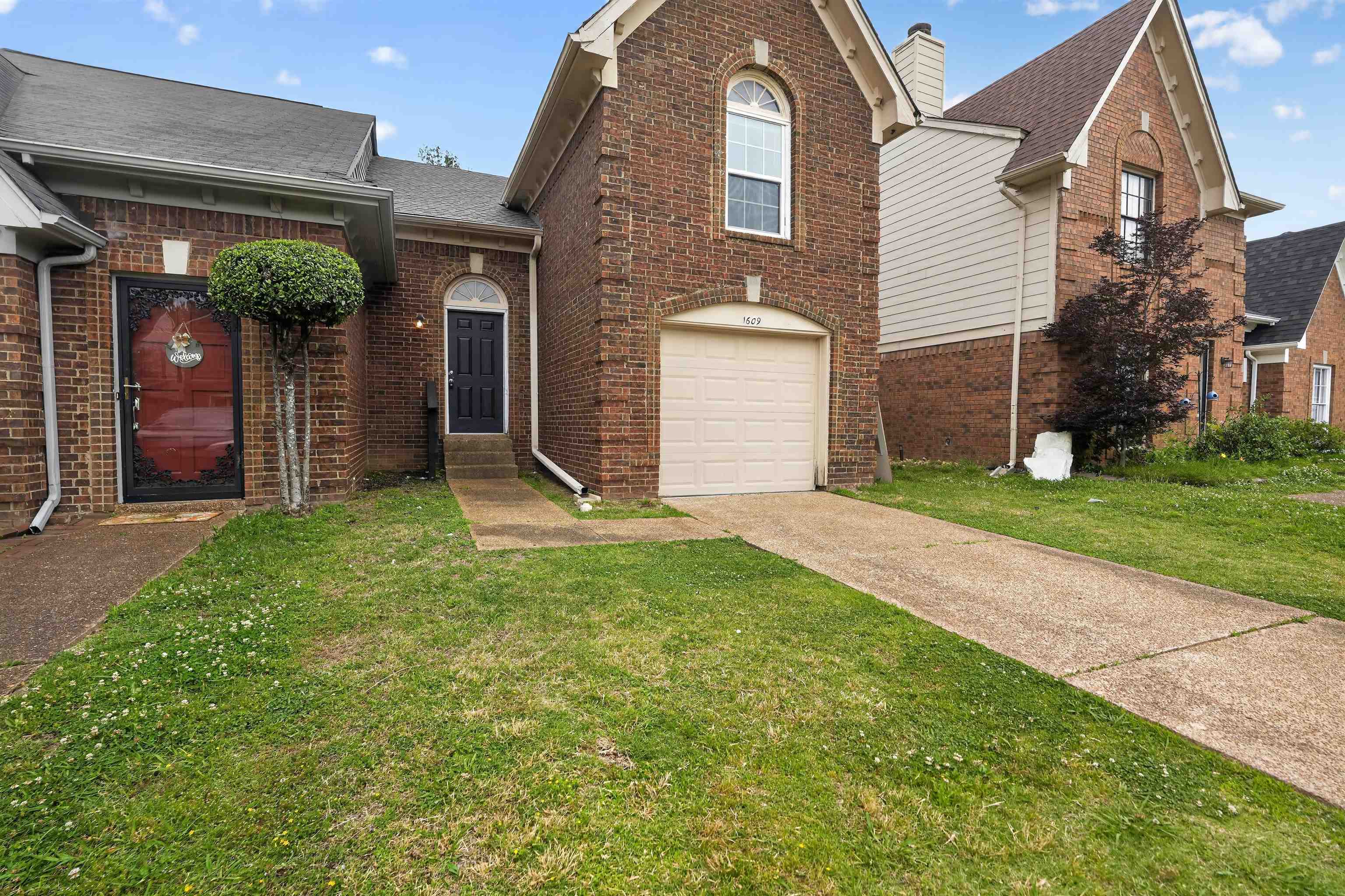 1609 Red Barn Dr Property Photo 6