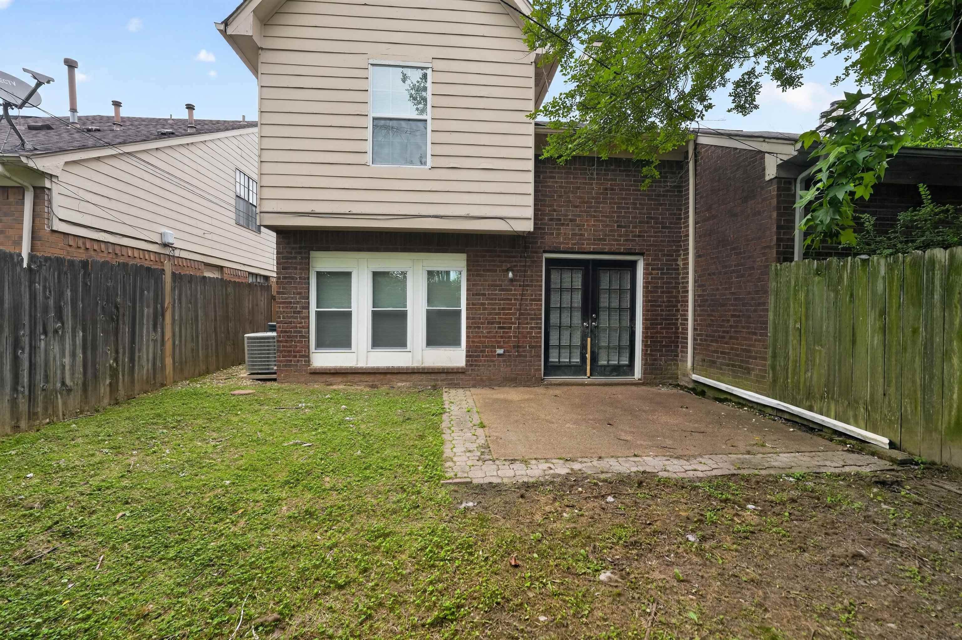 1609 Red Barn Dr Property Photo 8