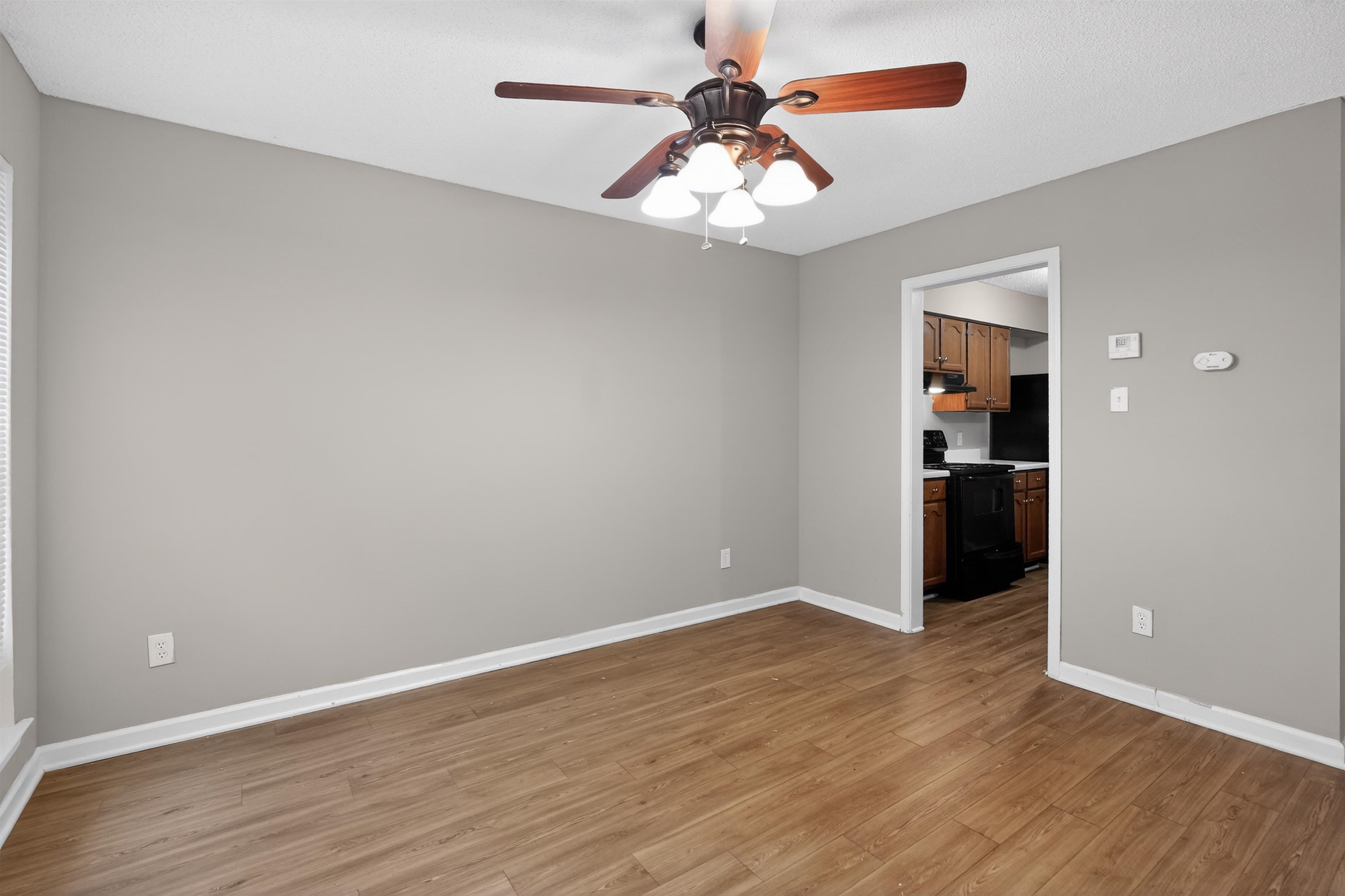 1609 Red Barn Dr Property Photo 16
