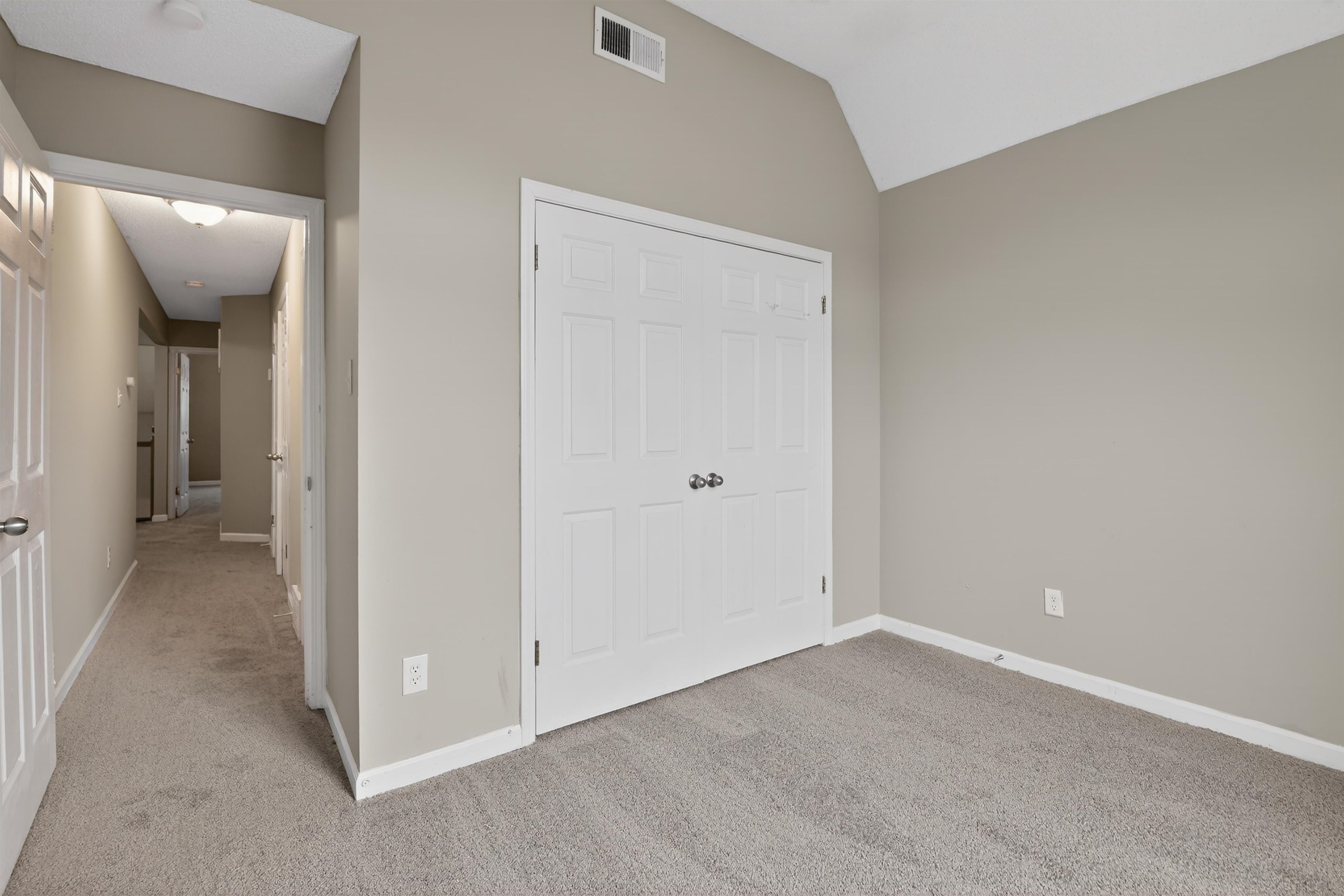 1609 Red Barn Dr Property Photo 22