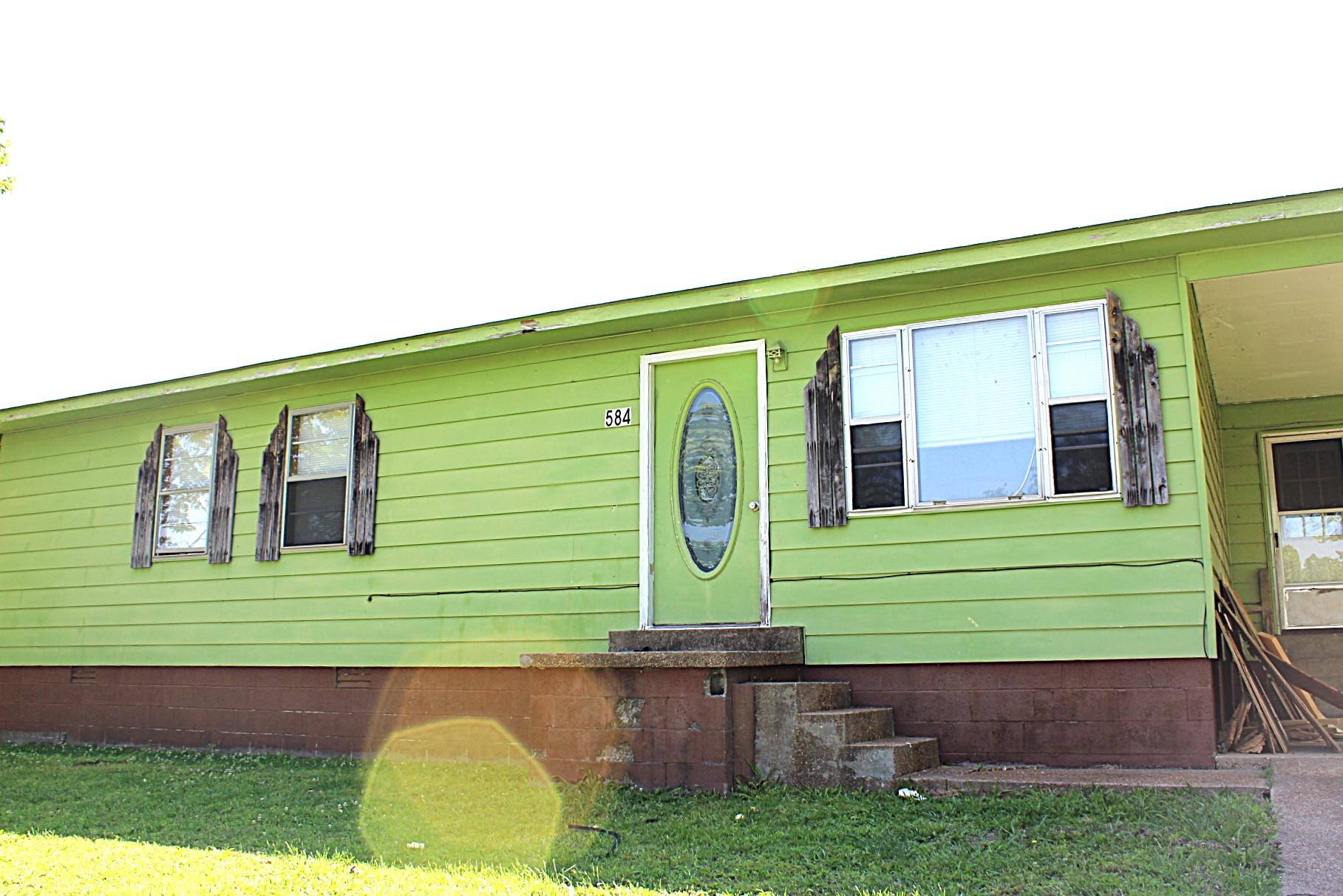 584 Chisholm Lake Rd Property Photo 1