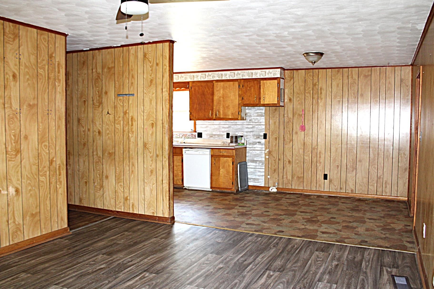 584 Chisholm Lake Rd Property Photo 6