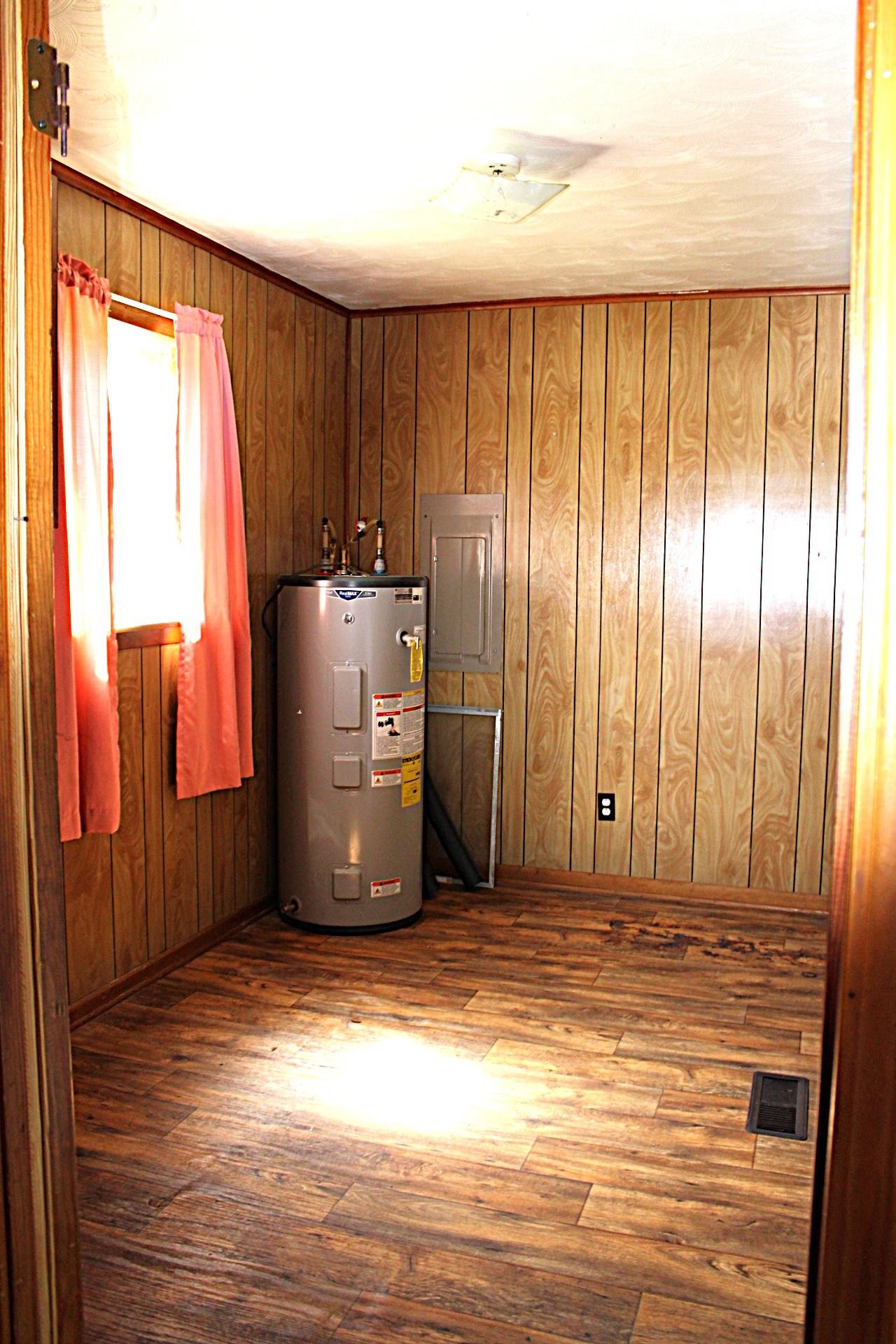 584 Chisholm Lake Rd Property Photo 11