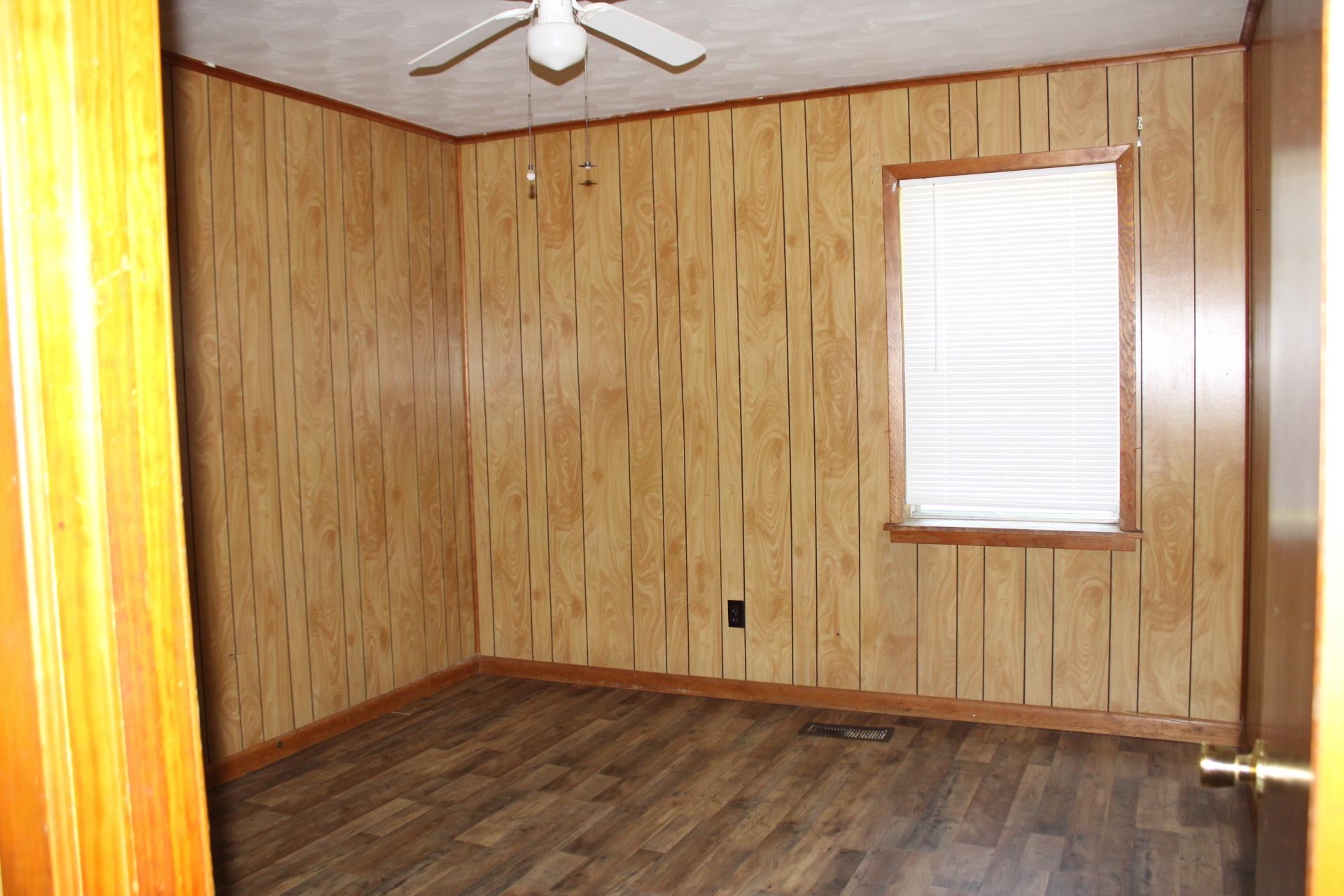 584 Chisholm Lake Rd Property Photo 12