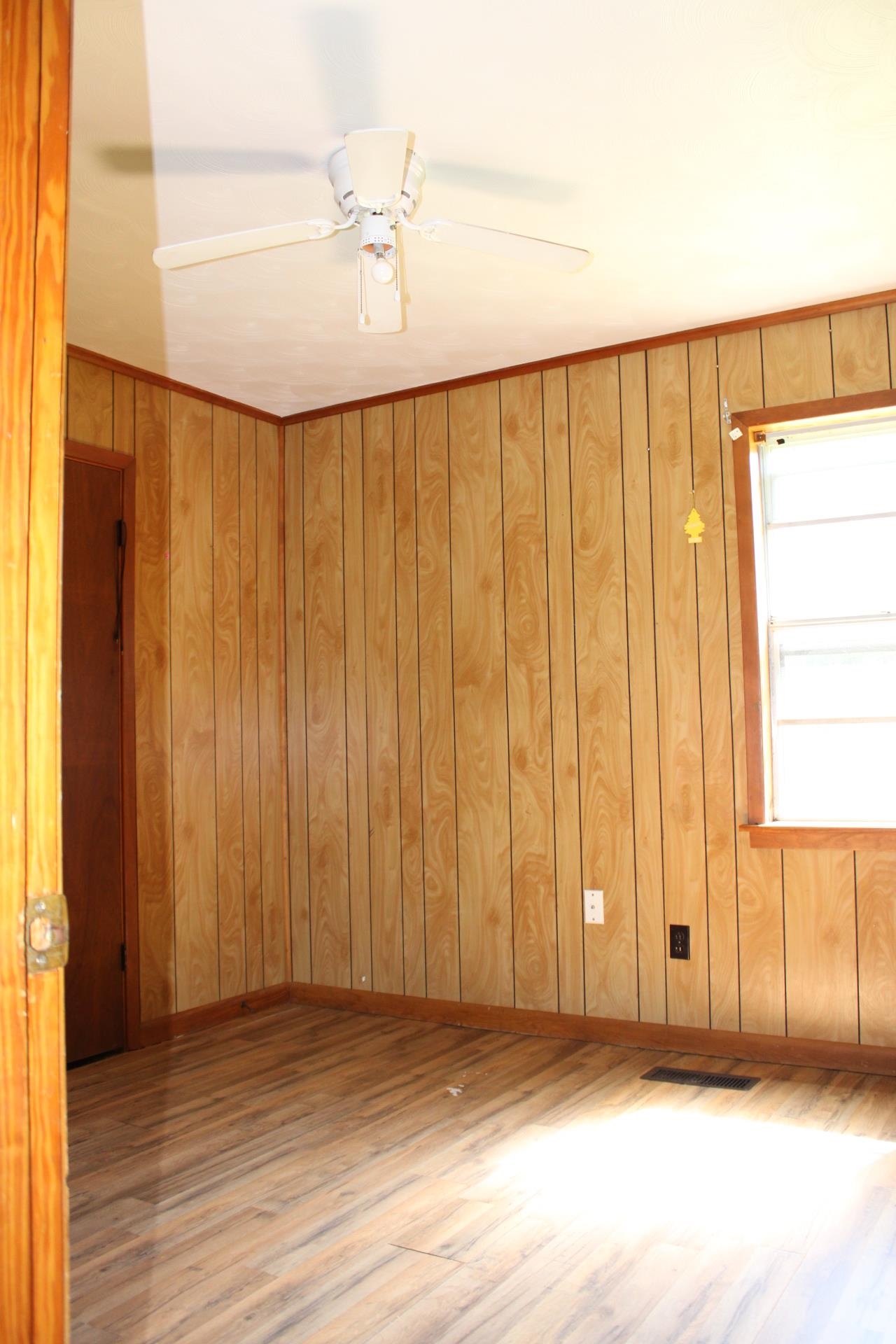 584 Chisholm Lake Rd Property Photo 14