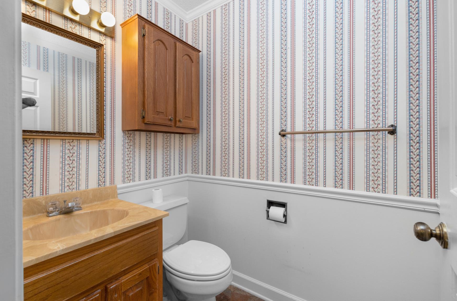 506 Church Ave E Property Photo 15